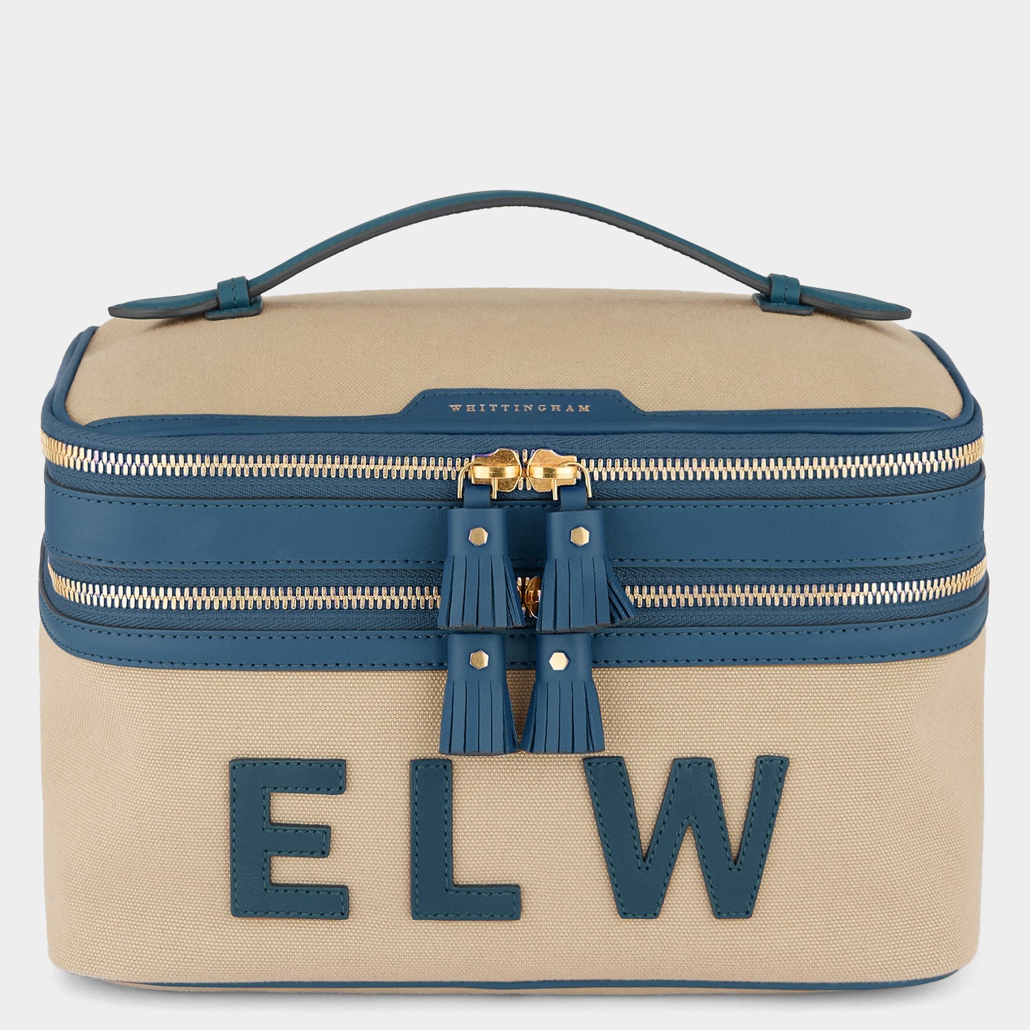 ビスポーク・ウォルトン・ヴァニティ キット -

          
            Canvas in Blue -
          

          Anya Hindmarch JP
