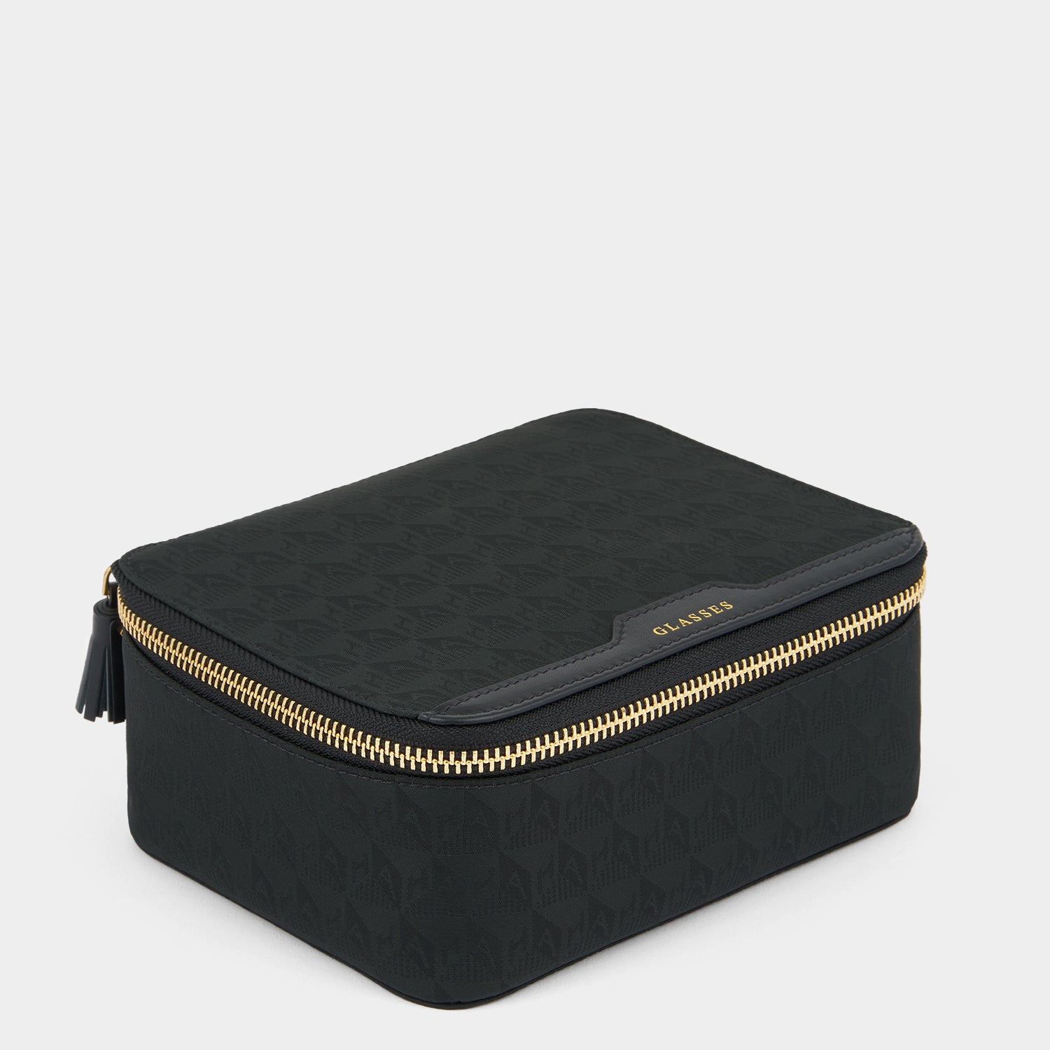 メガネ トリオ ポーチ -

          
            AH Logo Nylon in Black -
          

          Anya Hindmarch JP
