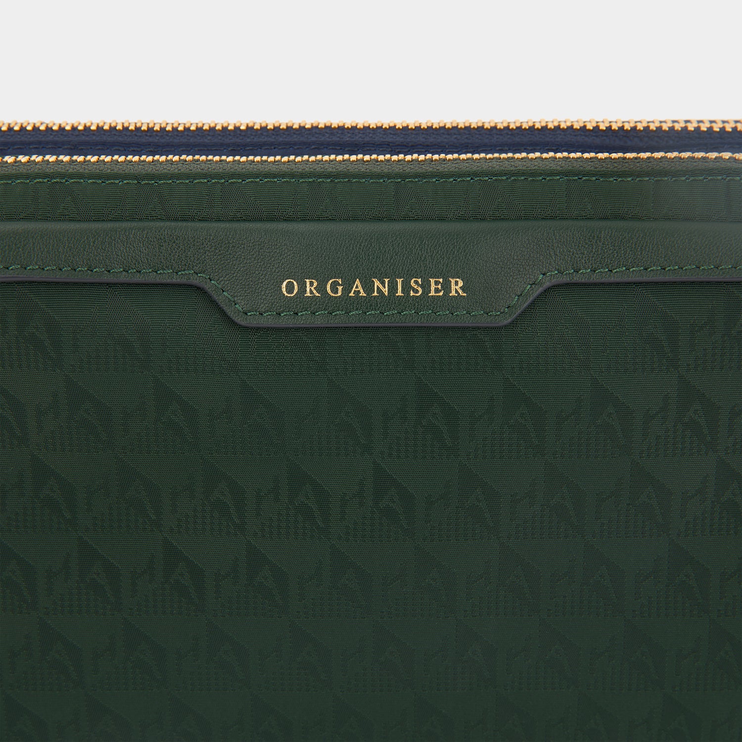 A5 オーガナイザー デュオ ポーチ -

          
            AH Logo Nylon in Dark Holly -
          

          Anya Hindmarch JP
