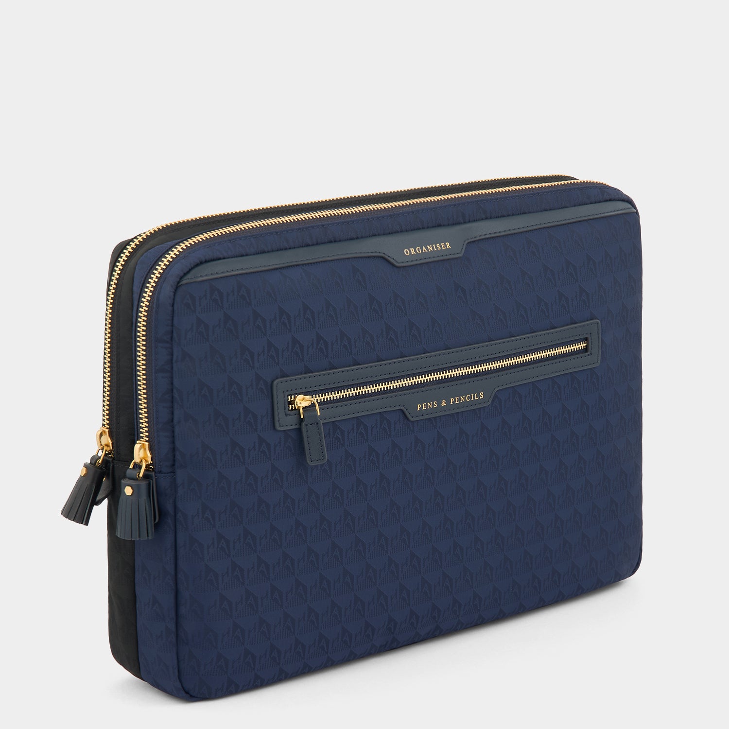 ダブル ラップトップ オーガナイザー -

          
            AH Logo Nylon in Marine -
          

          Anya Hindmarch JP
