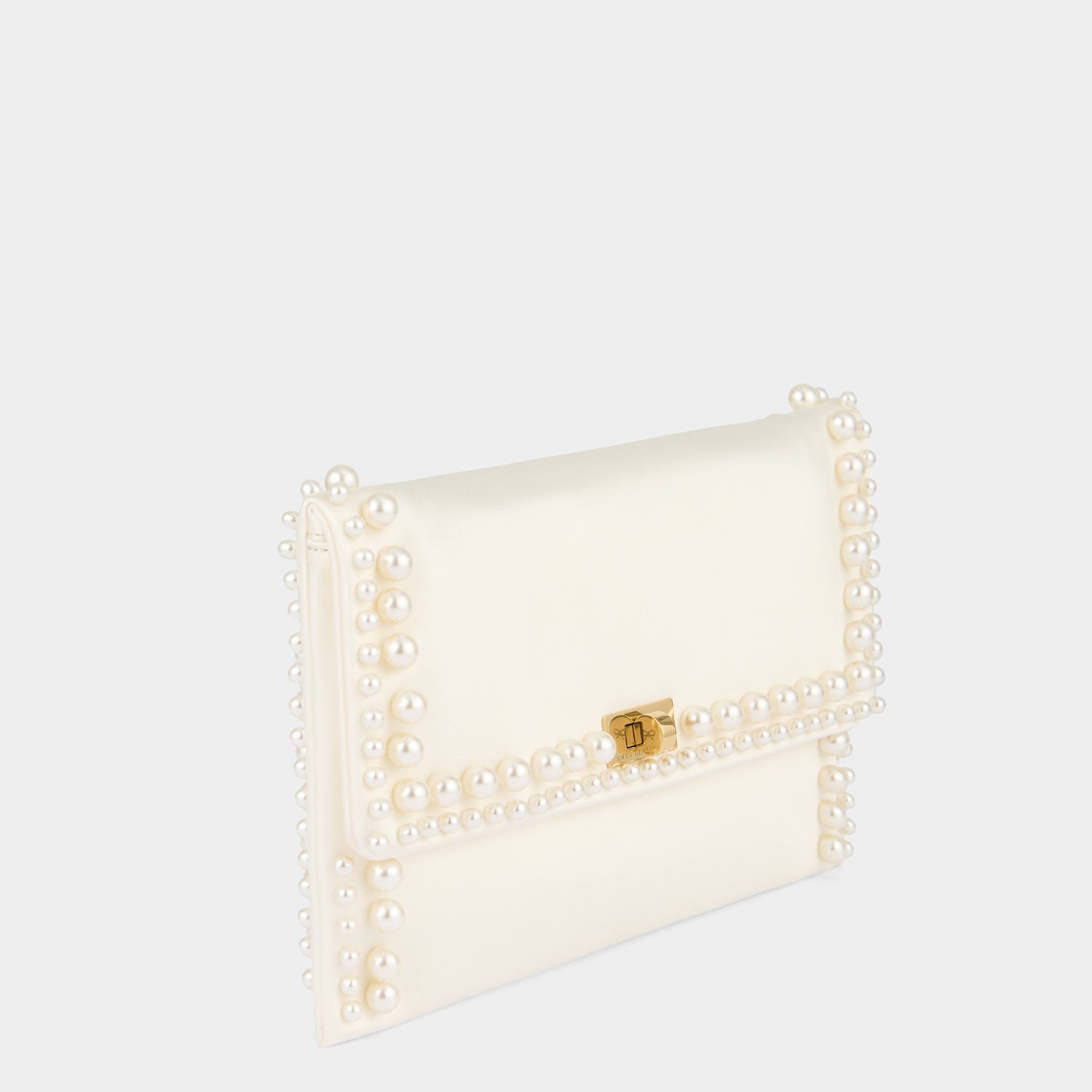 Valorie（ヴァロリー）パール ビーズ クラッチ -

          
            Recycled Satin in Ivory -
          

          Anya Hindmarch JP
