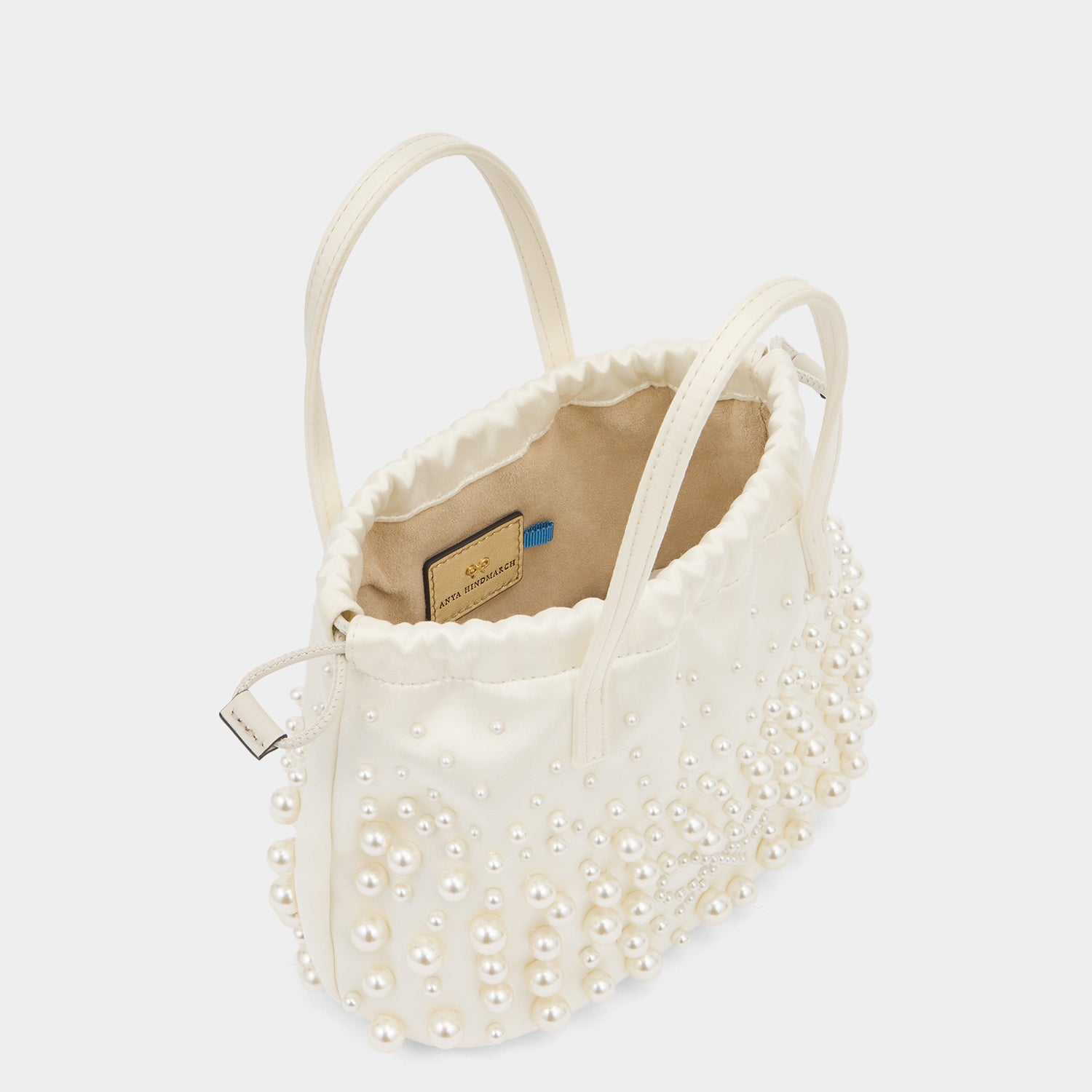 パール ビーズ ドローストリング ポーチ -

          
            Recycled Satin in Ivory -
          

          Anya Hindmarch JP
