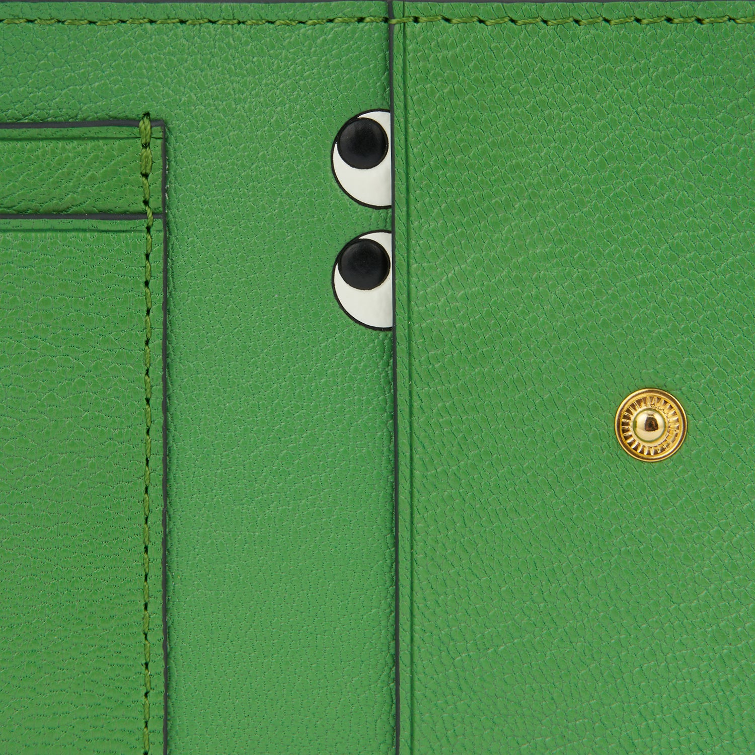 ピーピング アイズ 三つ折り ウォレット -

          
            Shiny Capra in Ink Green -
          

          Anya Hindmarch JP
