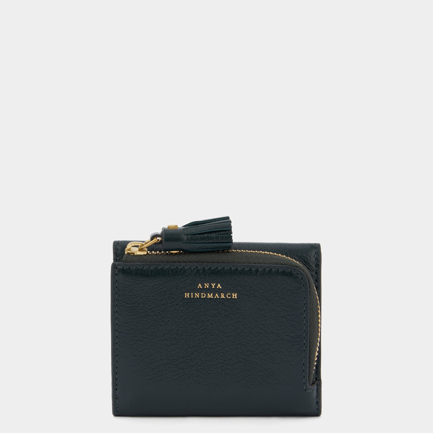 ピーピング アイズ 三つ折り ウォレット -

          
            Shiny Capra in Ink Green -
          

          Anya Hindmarch JP
