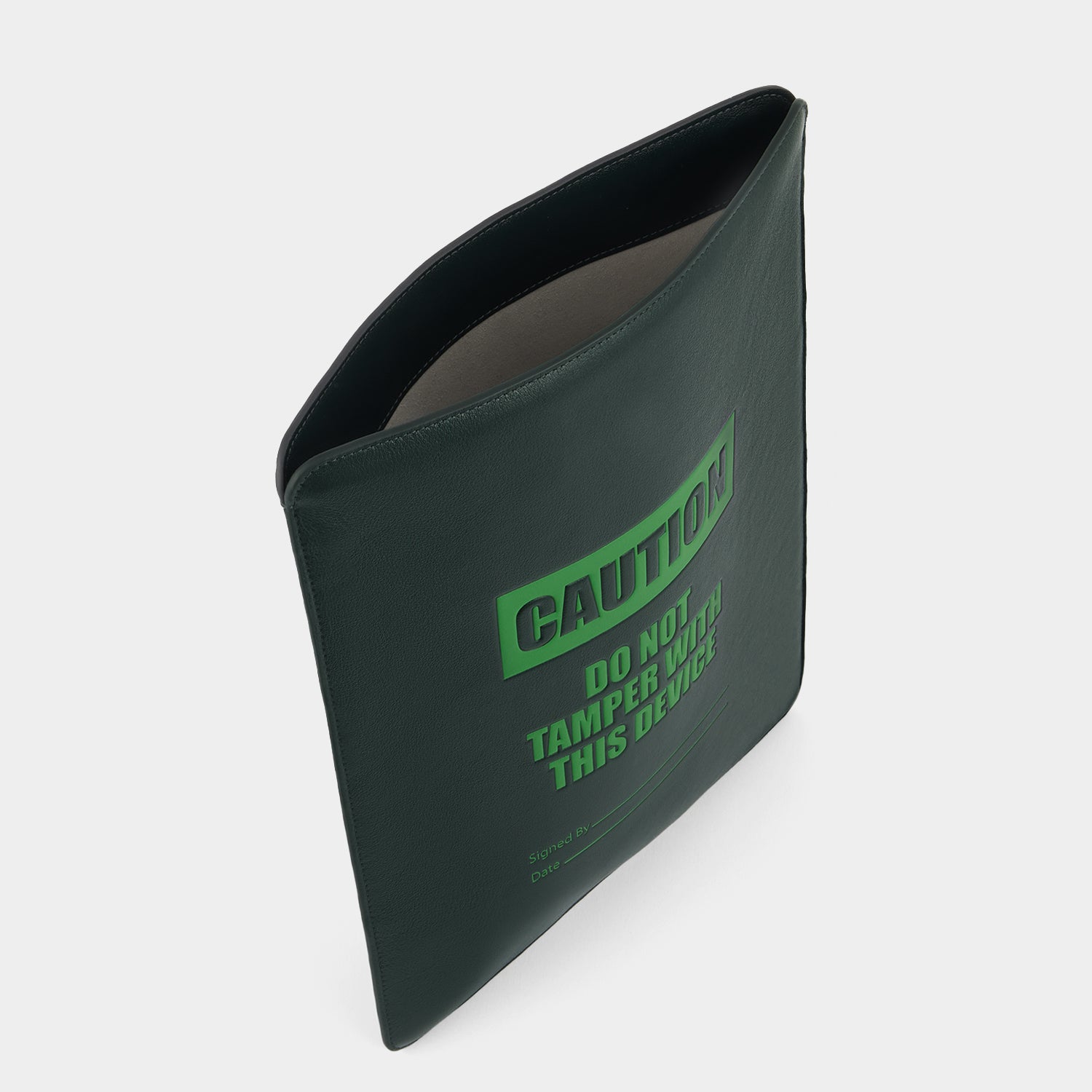 「Caution」ラップトップ・ケース -

          
            Shiny Capra in Ink Green -
          

          Anya Hindmarch JP

