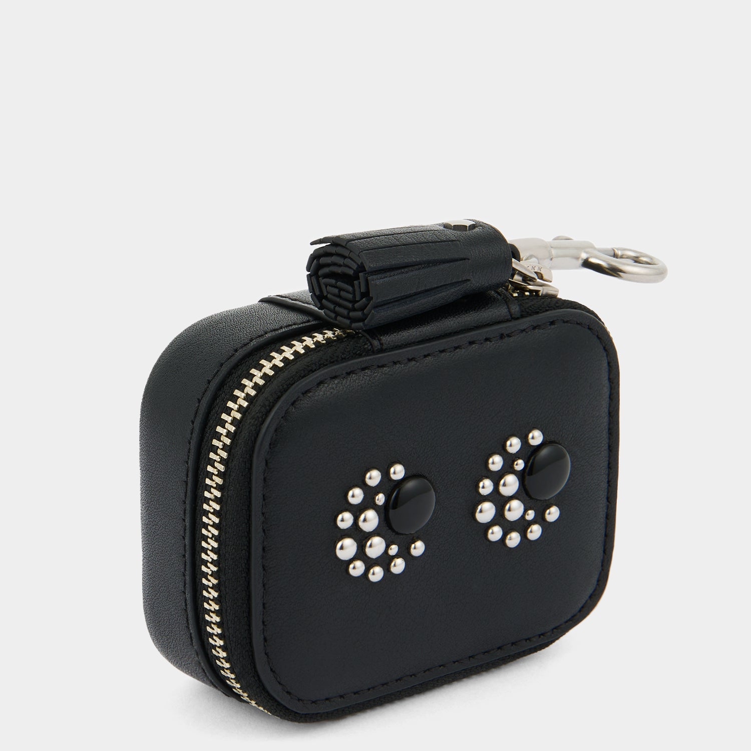 アイズ スタッド イヤフォン ケース -

          
            Satin Leather in Black -
          

          Anya Hindmarch JP
