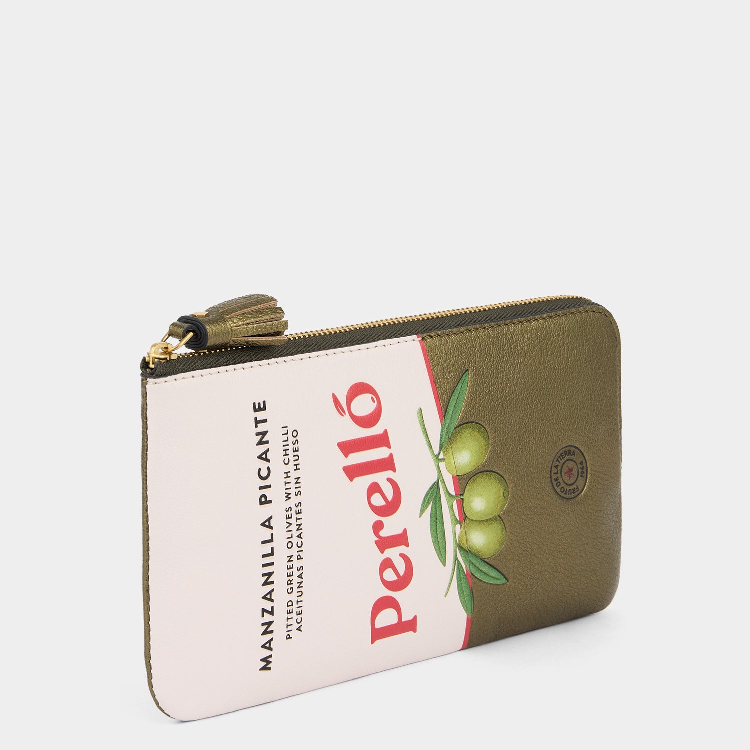 「Perello」ジップ ルースポケット -

          
            Metallic Capra in Silver -
          

          Anya Hindmarch JP
