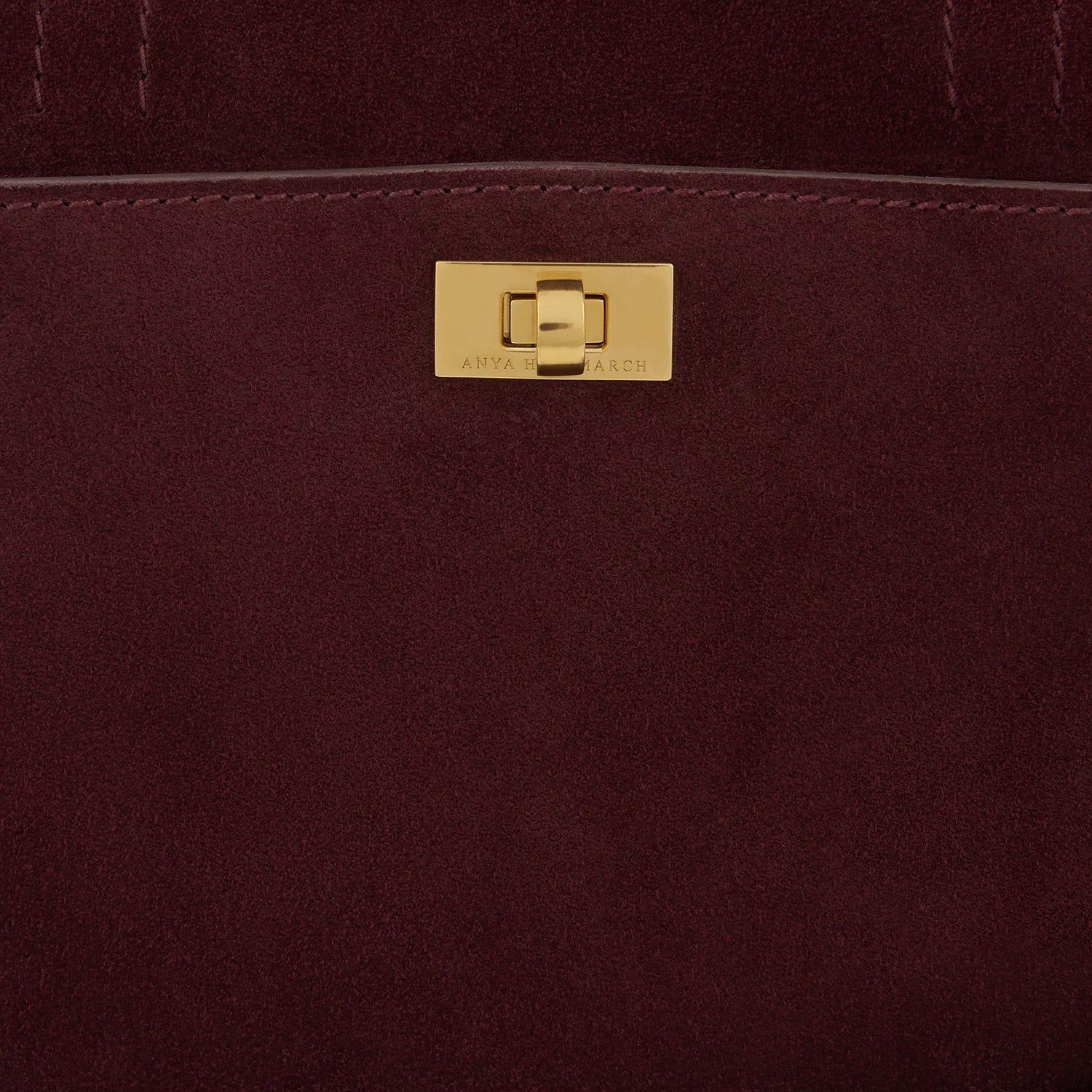 ウィルソン クロスボディ -

          
            Suede in Grape -
          

          Anya Hindmarch JP

