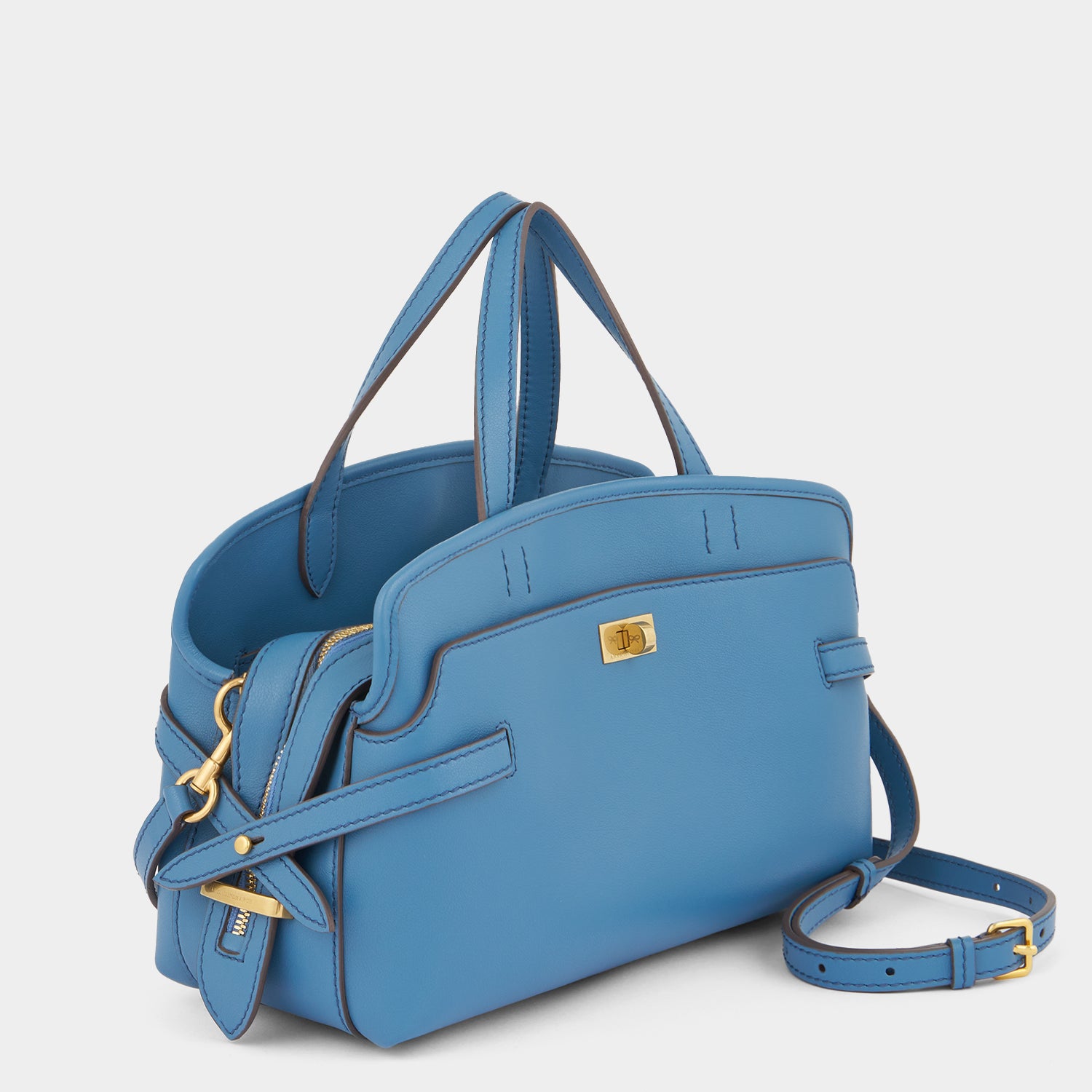 ウィルソン クロスボディ -

          
            Silky Calf in Bluebird -
          

          Anya Hindmarch JP
