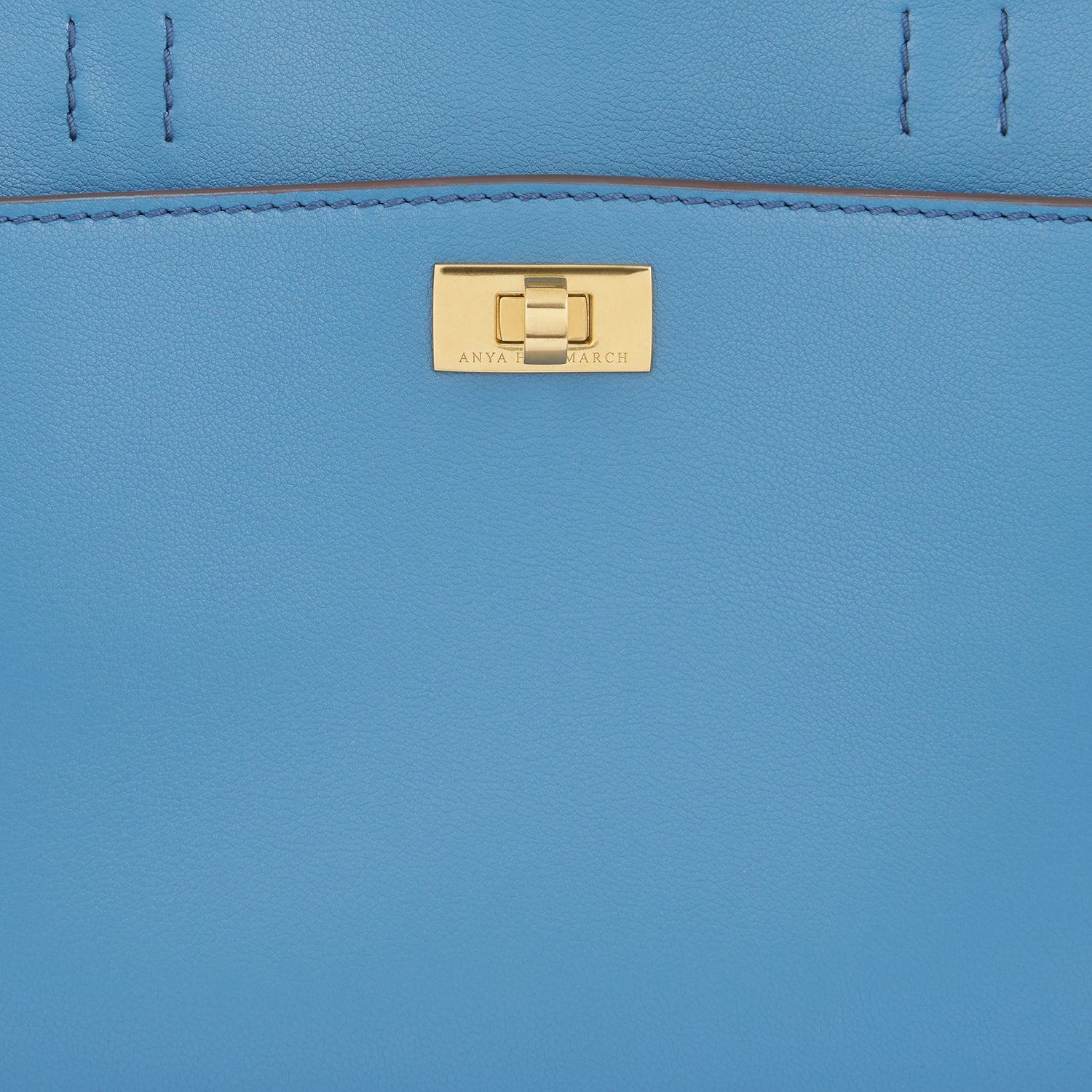ウィルソン クロスボディ -

          
            Silky Calf in Bluebird -
          

          Anya Hindmarch JP
