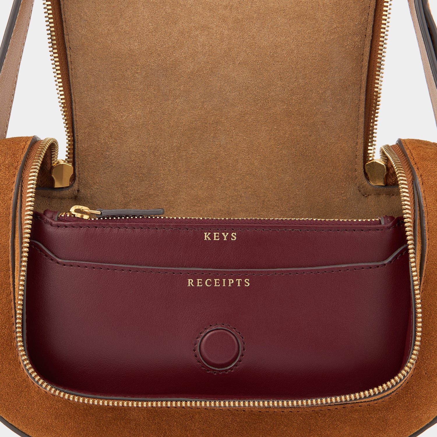Vere：ヴィア・スモール・クロスボディ -

          
            Suede in Manilla -
          

          Anya Hindmarch JP
