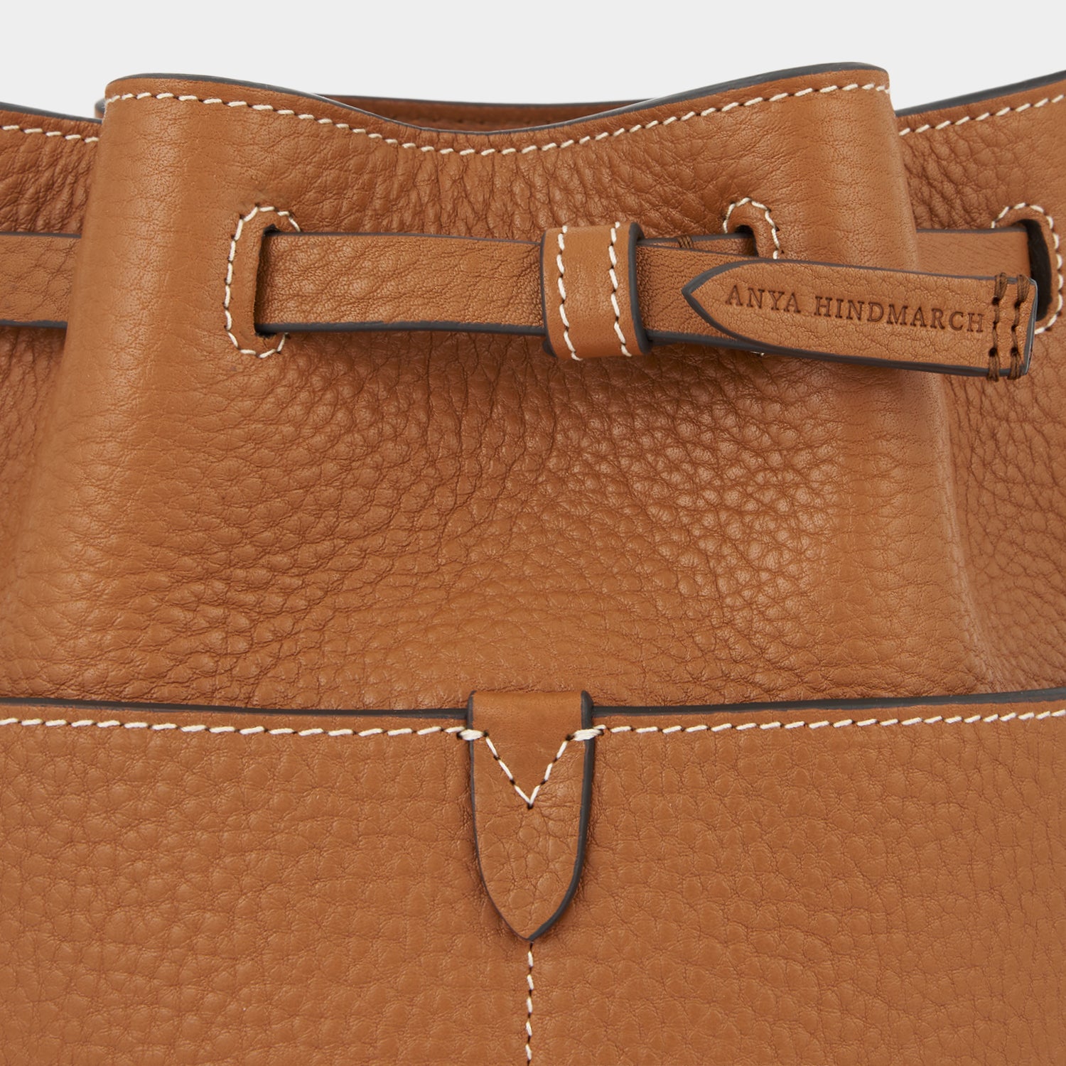 Return To Nature スモール バケット バッグ -

          
            Eco Natural Grain in Pecan -
          

          Anya Hindmarch JP
