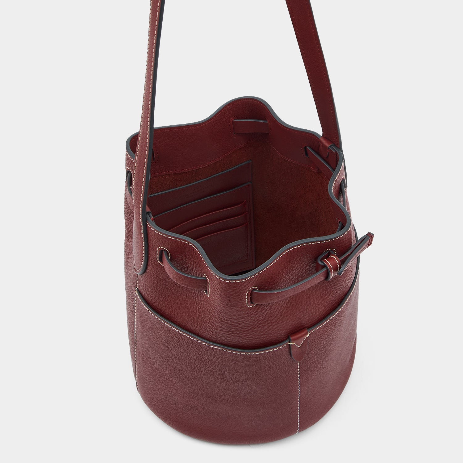 Return To Nature スモール バケット バッグ -

          
            Eco Natural Grain in Rosewood -
          

          Anya Hindmarch JP
