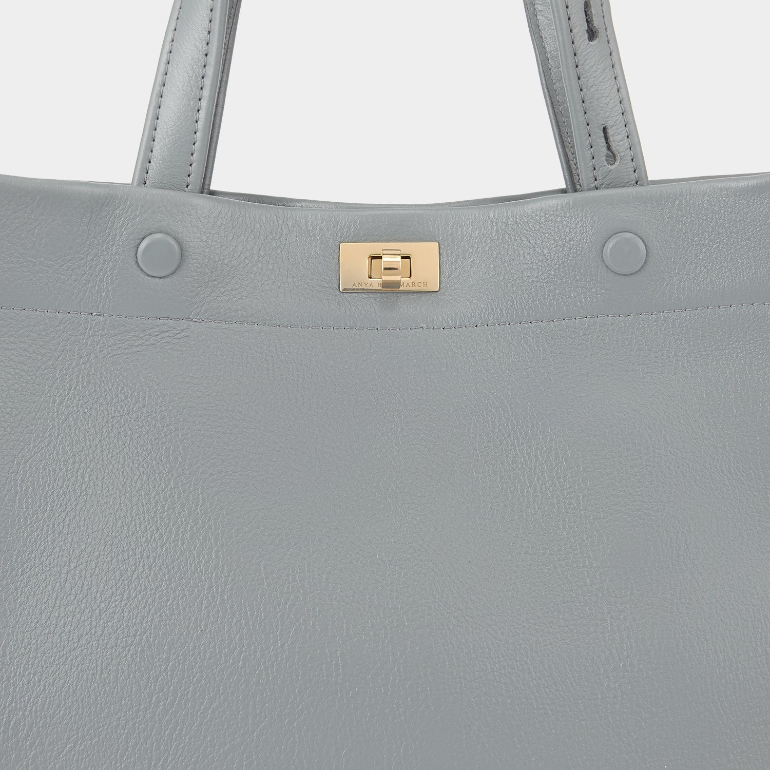モティマー スモール・トート -

          
            Shiny Calf in Shadow -
          

          Anya Hindmarch JP
