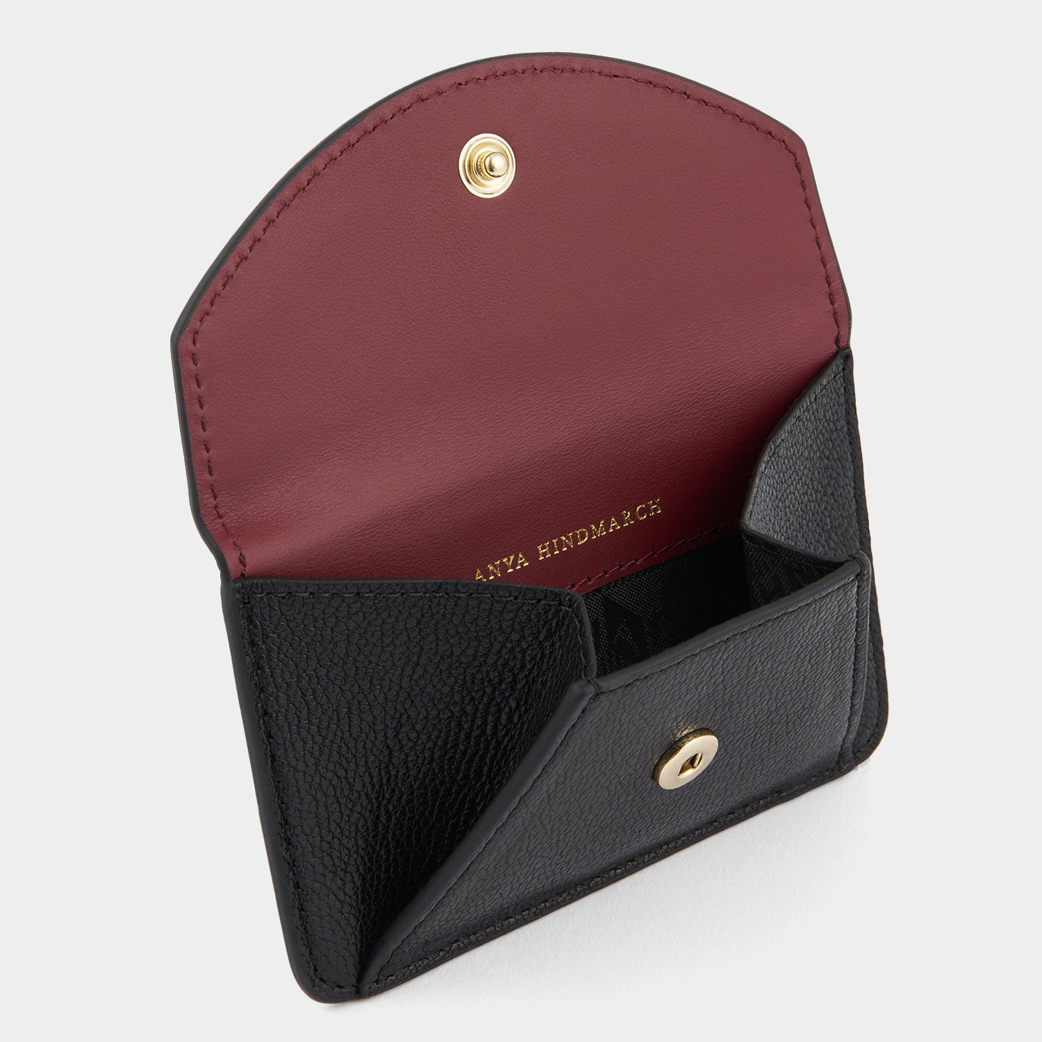 Eyes エンベロープ・カードケース［MagSafe対応］ -

          
            Shiny Capra in Black -
          

          Anya Hindmarch JP
