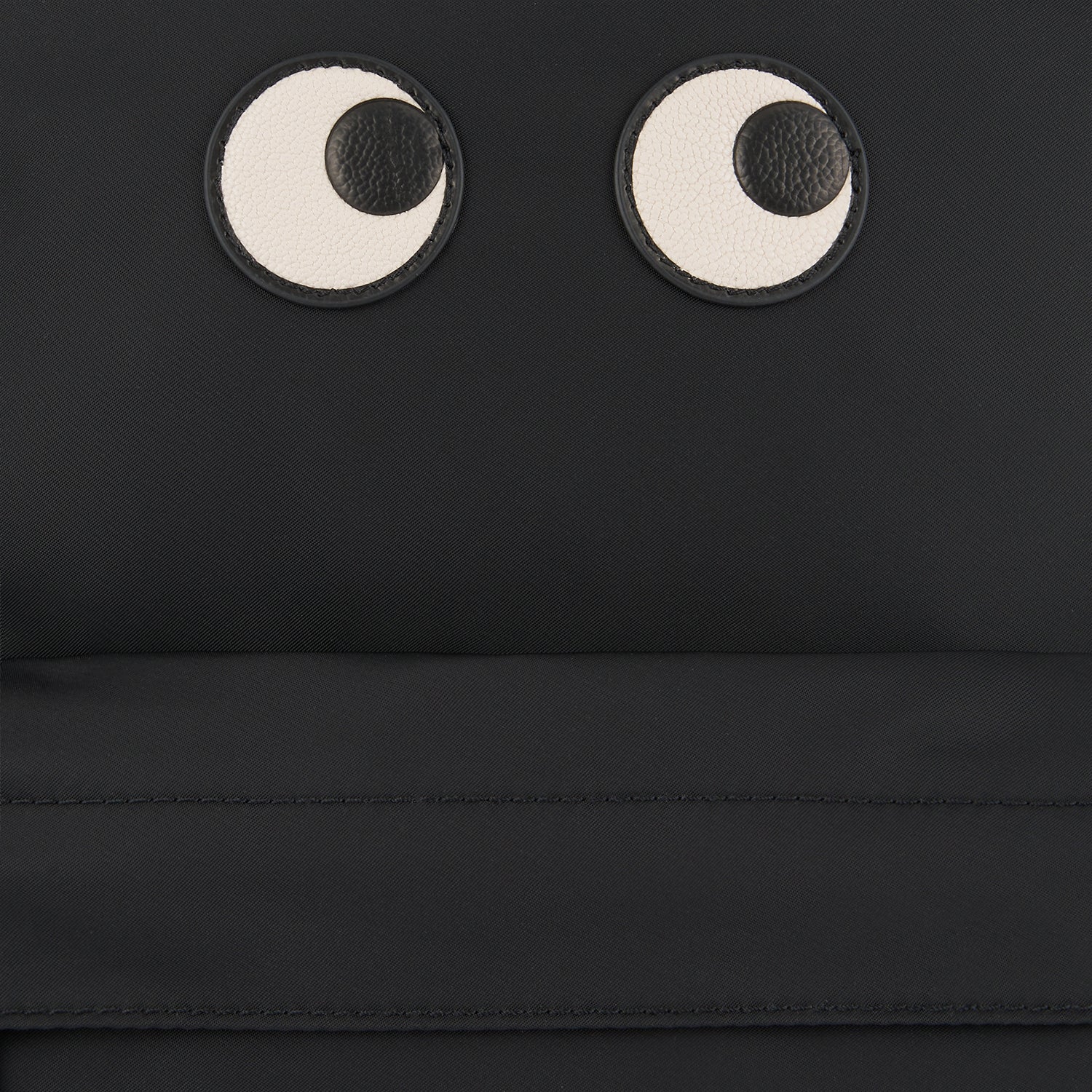 アイズ バックパック キッズ -

          
            Recycled Nylon with PU in Black -
          

          Anya Hindmarch JP
