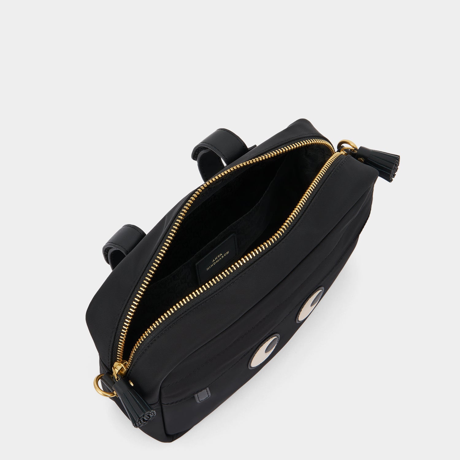 アイズ ハンドルバー クロスボディ -

          
            Recycled Nylon with PU in Black -
          

          Anya Hindmarch JP
