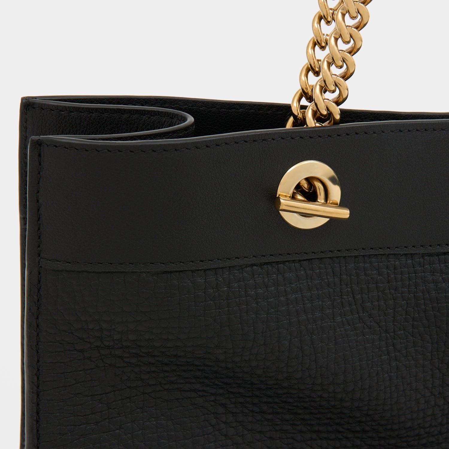 Mortimer：モティマー・アイレット・チェーン・スモール・トート -

          
            Crosshatch Leather in Black -
          

          Anya Hindmarch JP
