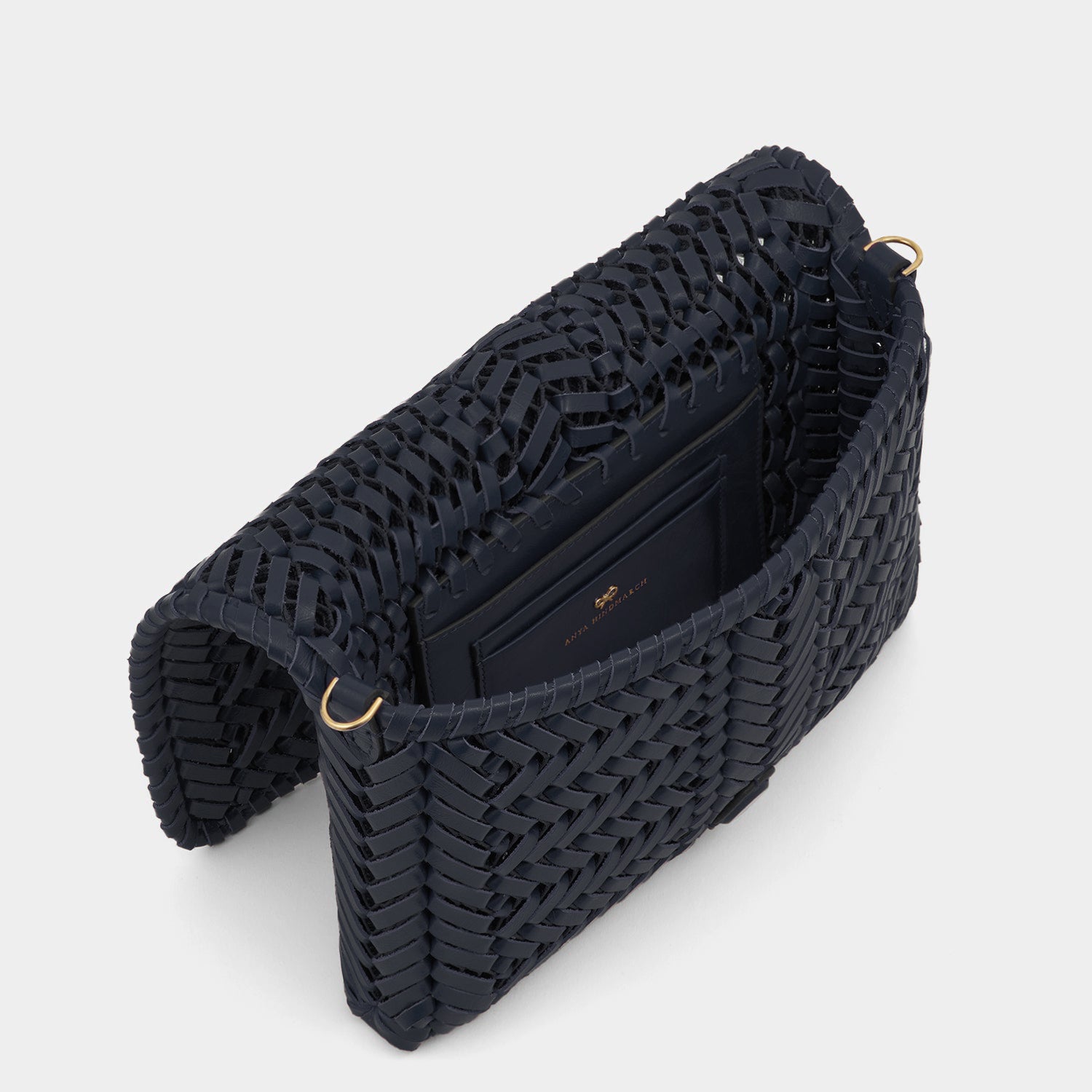 Neeson: ニーソン・クロスボディ -

          
            Capra Leather in Marine  -
          

          Anya Hindmarch JP
