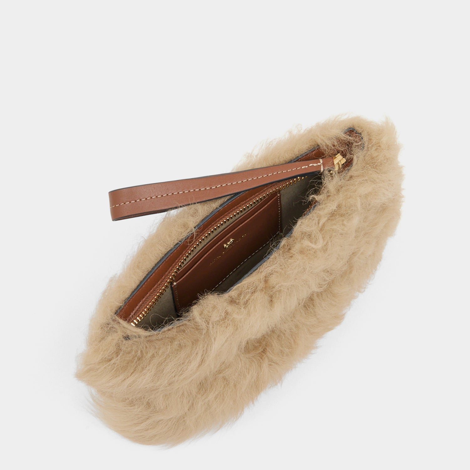 Eyes シアリング・クラッチ -

          
            Shearling/Smooth Leather leather in Taupe -
          

          Anya Hindmarch JP
