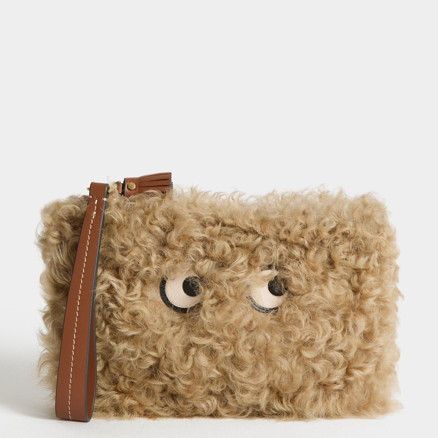 Eyes シアリング・クラッチ -

          
            Shearling/Smooth Leather leather in Taupe -
          

          Anya Hindmarch JP

