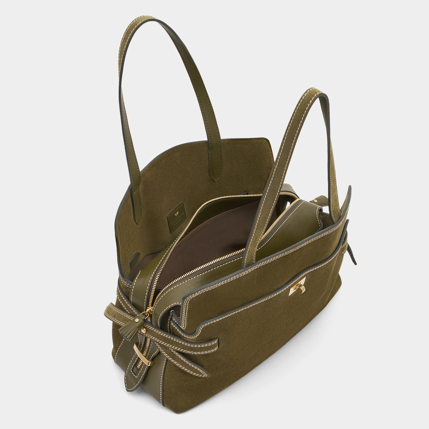 Wilson：ウィルソン・ステッチ・ショルダーバッグ -

          
            Suede Leather in Bonsai Green -
          

          Anya Hindmarch JP
