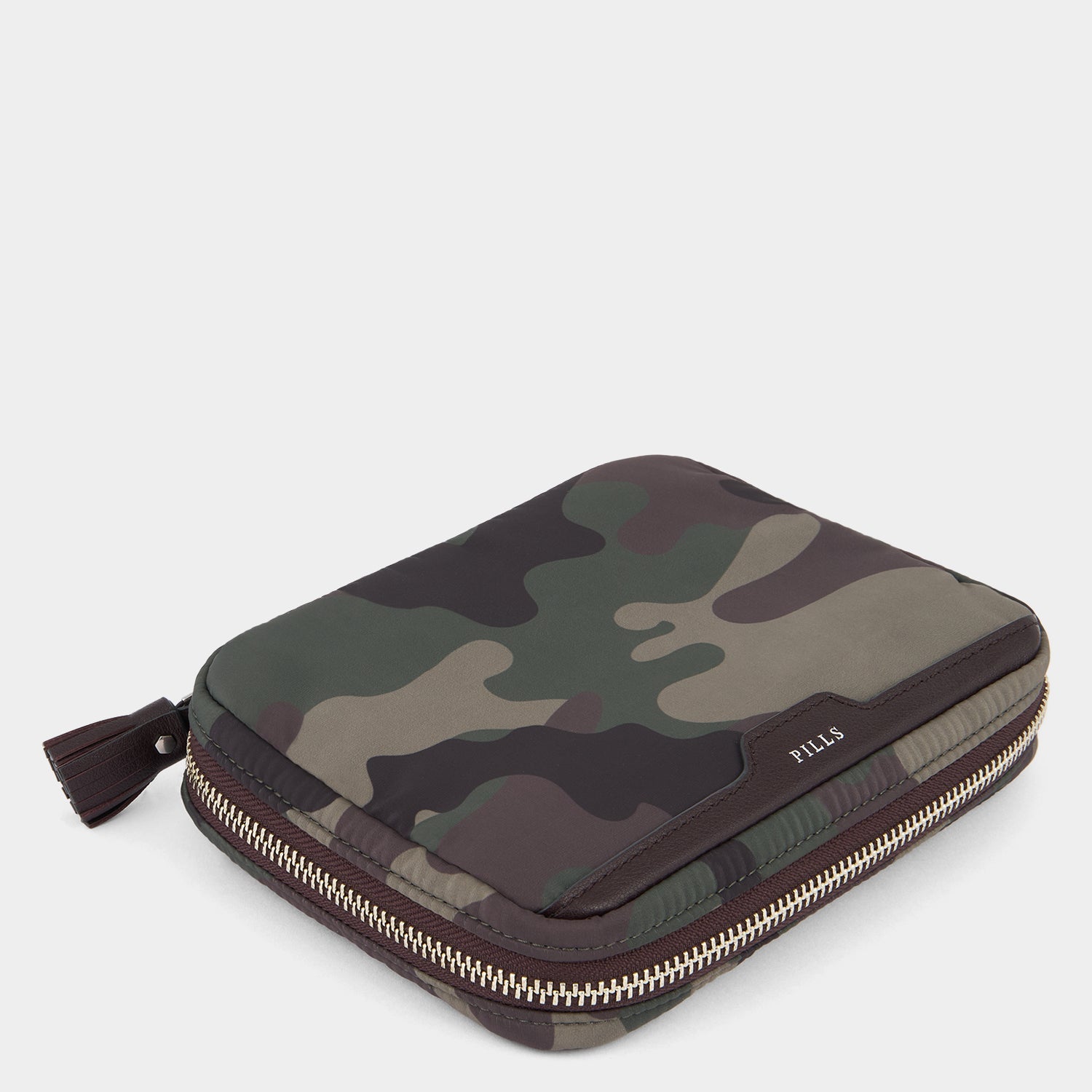 ピル・ボックス -

          
            Recycled Nylon in Camouflage -
          

          Anya Hindmarch JP
