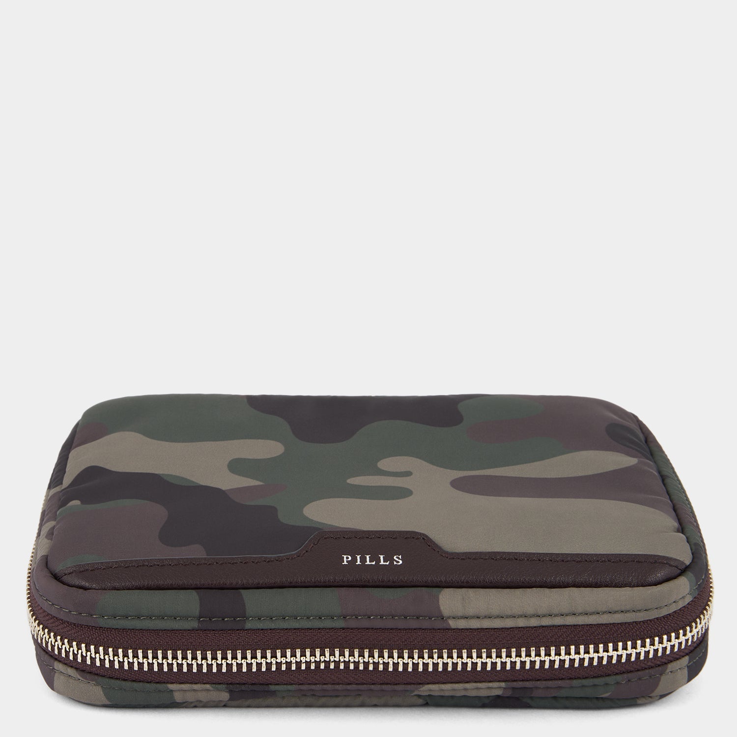 ピル・ボックス -

          
            Recycled Nylon in Camouflage -
          

          Anya Hindmarch JP
