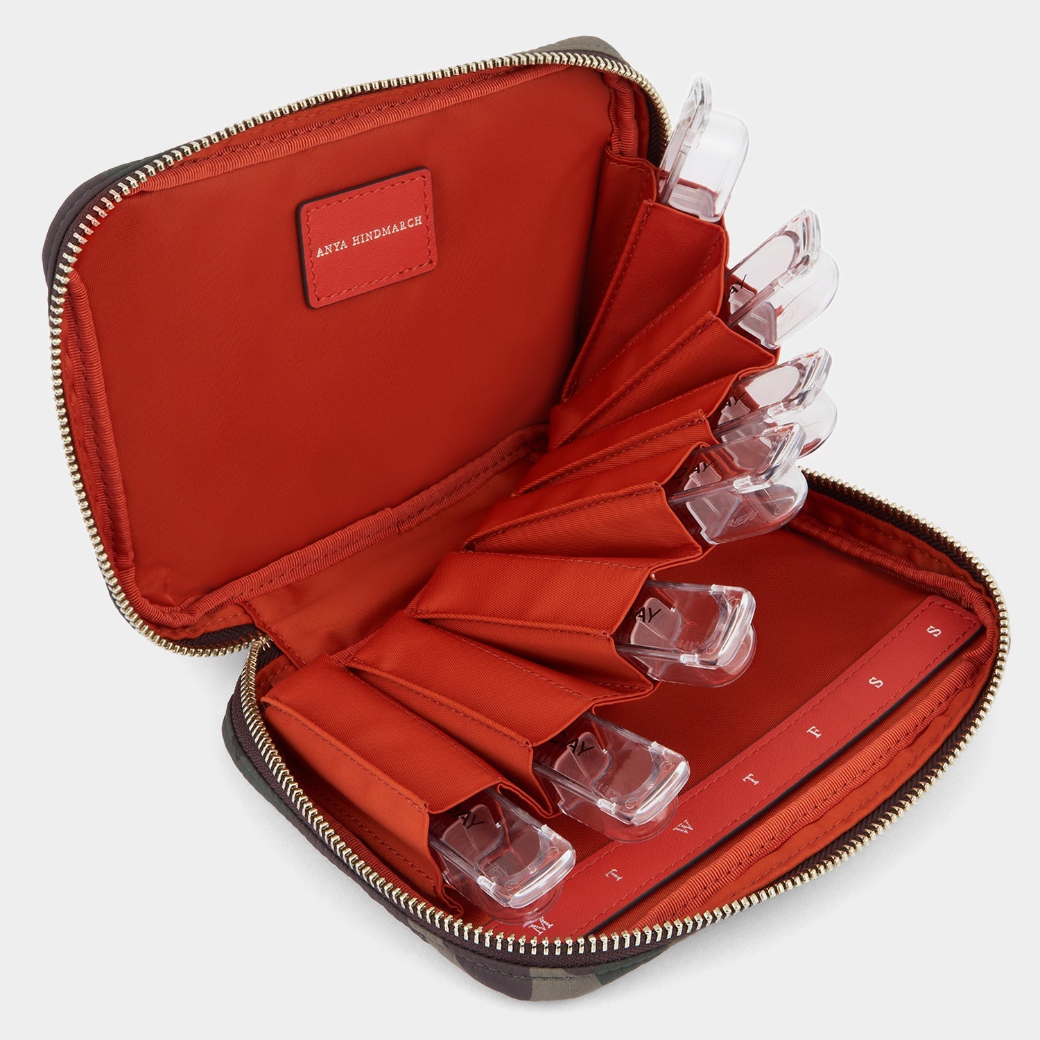 ピル・ボックス -

          
            Recycled Nylon in Camouflage -
          

          Anya Hindmarch JP
