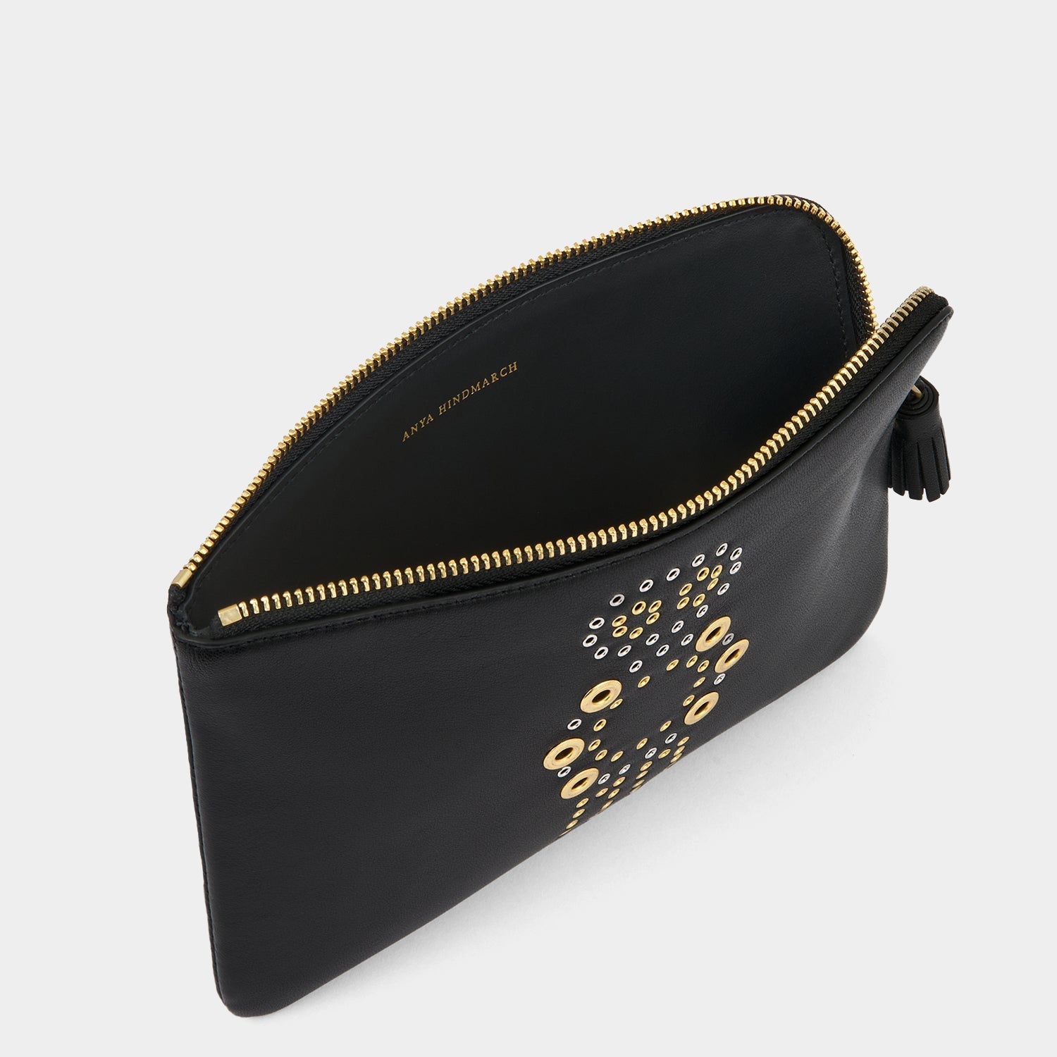 アイレット・キャラクター・ジップ・ルースポケット -

          
            Smooth Leather in Black -
          

          Anya Hindmarch JP
