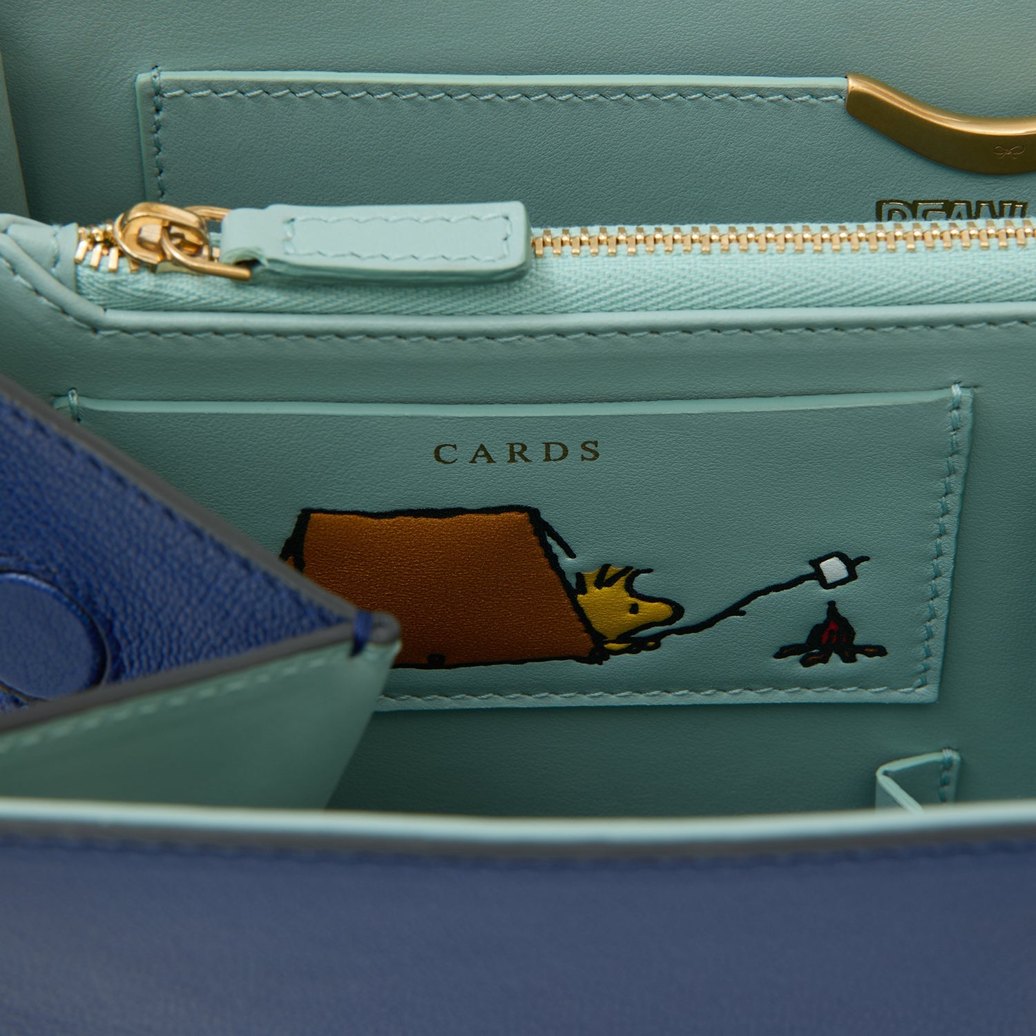 Peanuts「Snoopy」Mortimer：モティマー・トップハンドル -

          
            Capra Leather in Monday Blue -
          

          Anya Hindmarch JP
