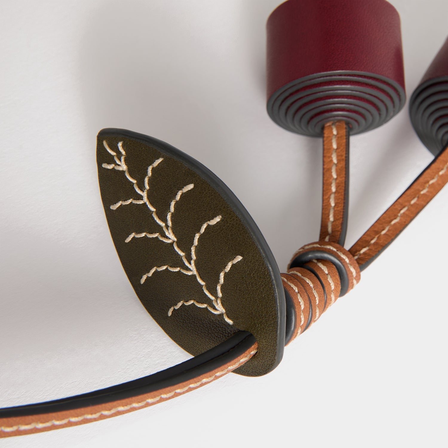 Return to Nature」チェリー・チャーム | Anya Hindmarch JP