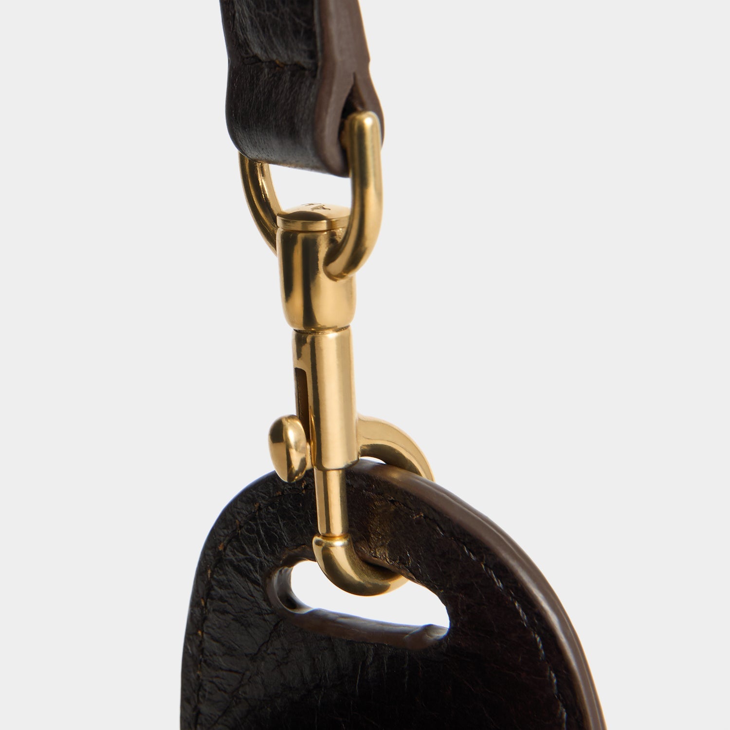 Vere：ヴィア「Two Way」スモール・クロスボディ | Anya Hindmarch JP