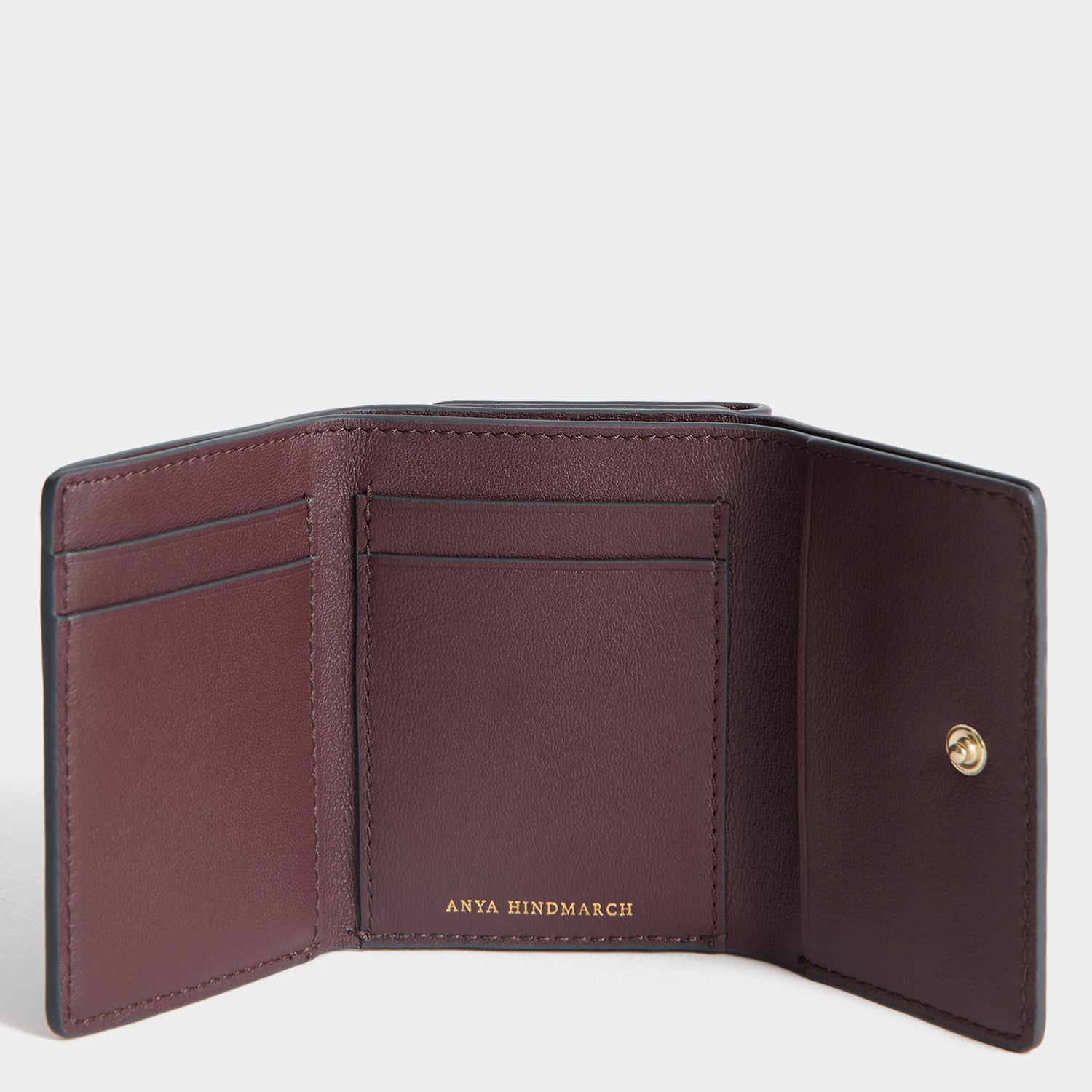 「Border」ミニ・トライフォルド・ウォレット -

          
            Calf leather in Claret -
          

          Anya Hindmarch JP
