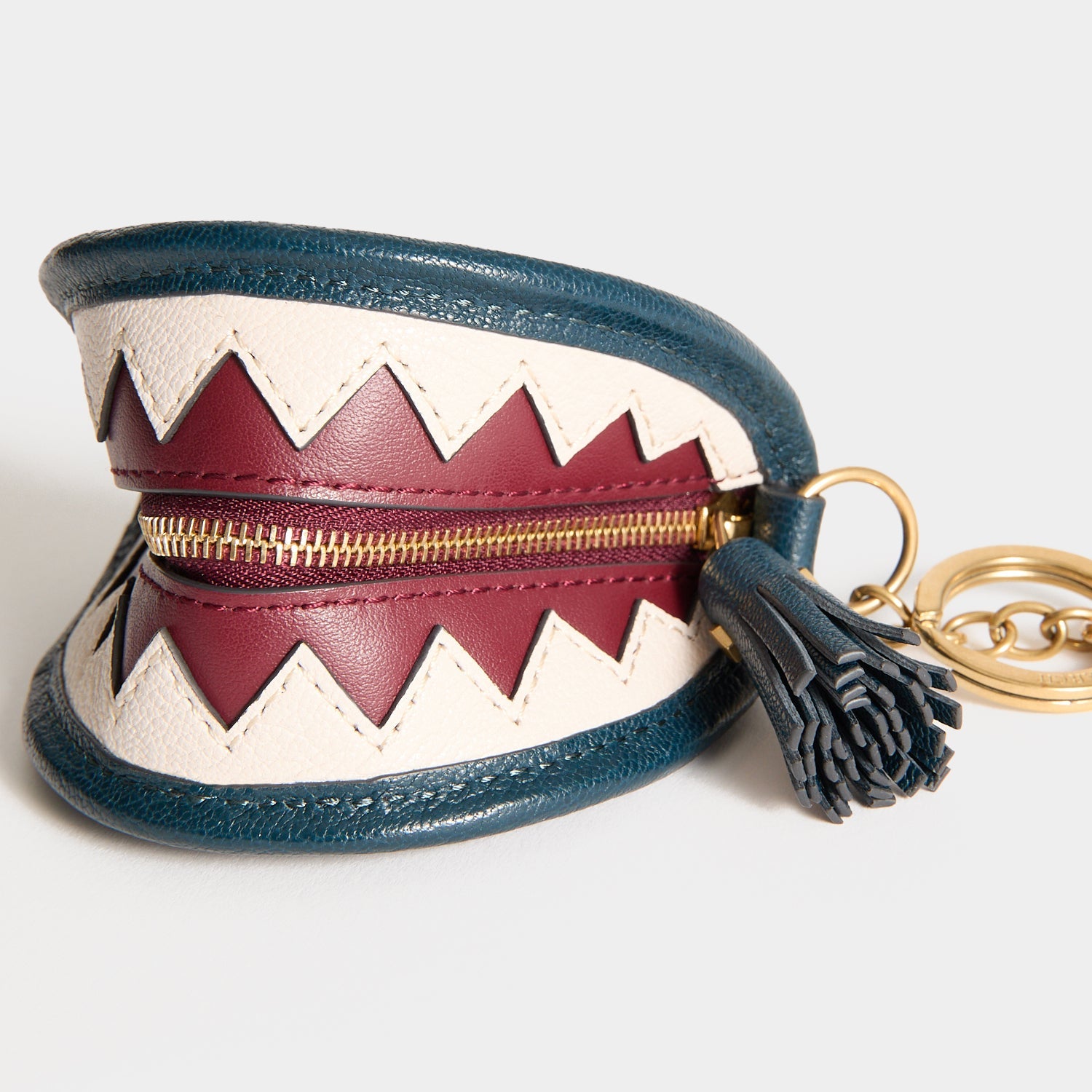 Shark Teeth イヤフォン・ポーチ・チャーム | Anya Hindmarch JP