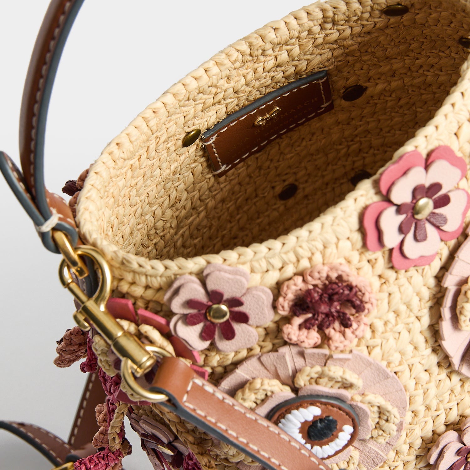 ラフィア・ブロッサム・クリーチャー・クロスボディ | Anya Hindmarch JP