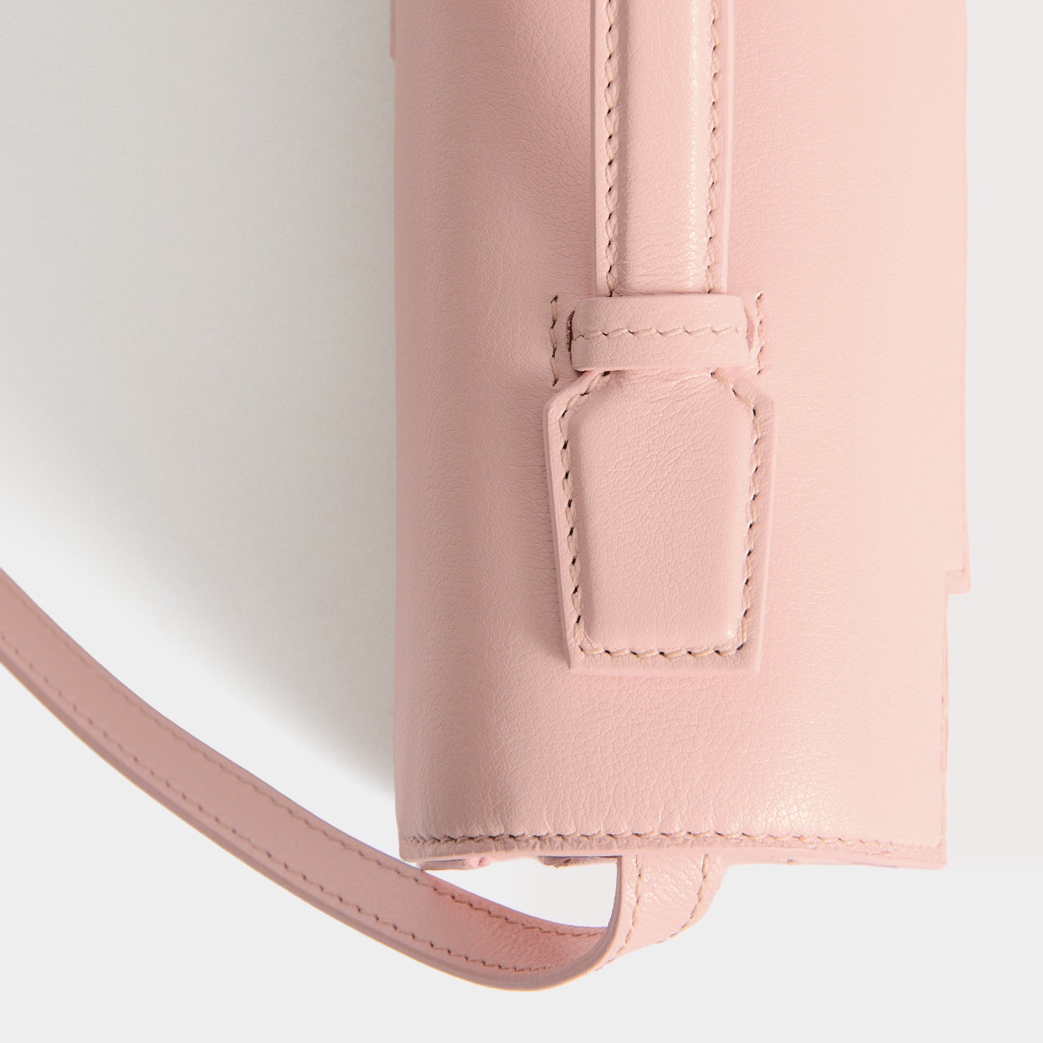 Mortimer：モティマー・クラッチ | Anya Hindmarch JP