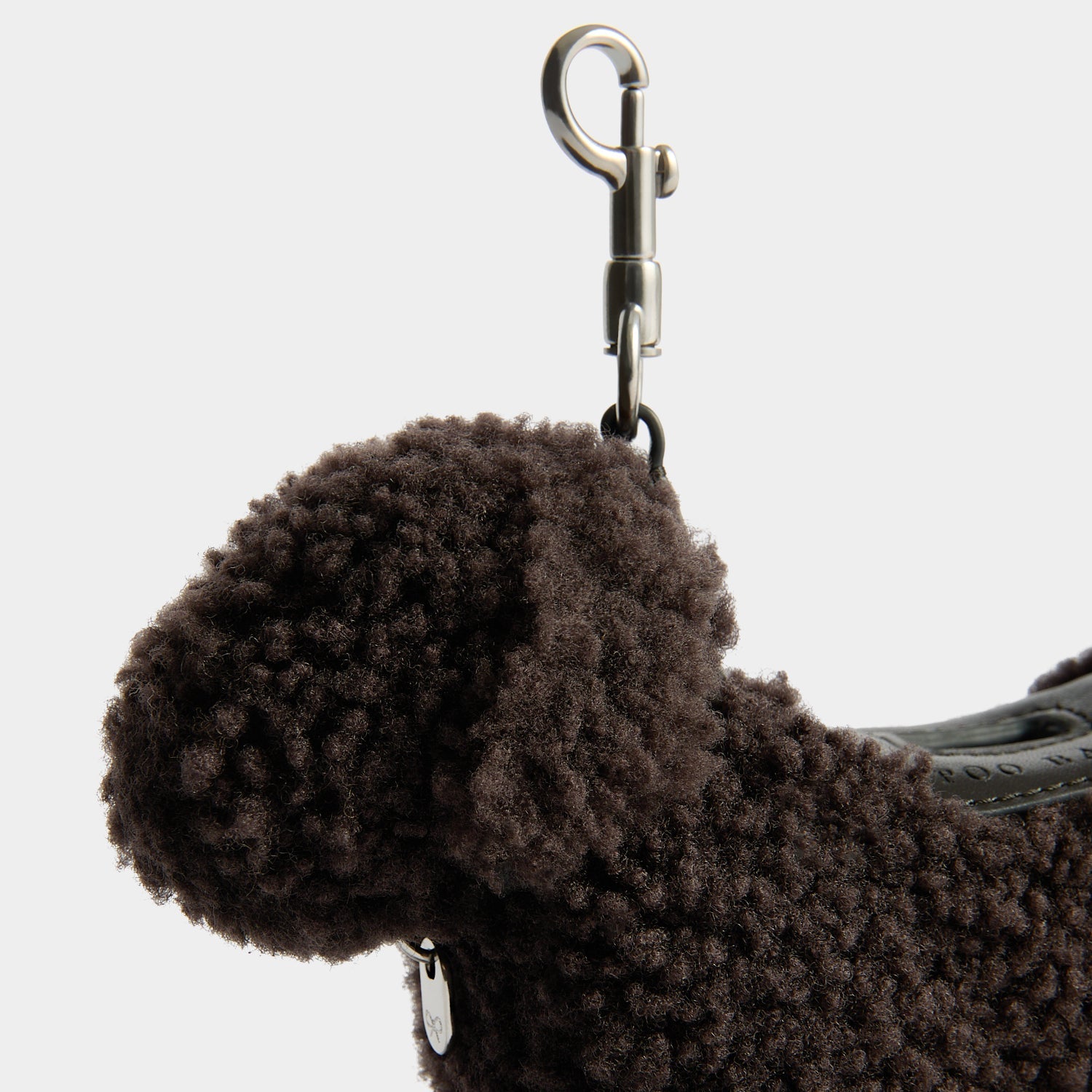 アニヤハインドマーチ ドッグ プーバッグ チャーム Dog poo シアリング・ドッグ・プーバッグ・チャーム | Anya Hindmarch JP