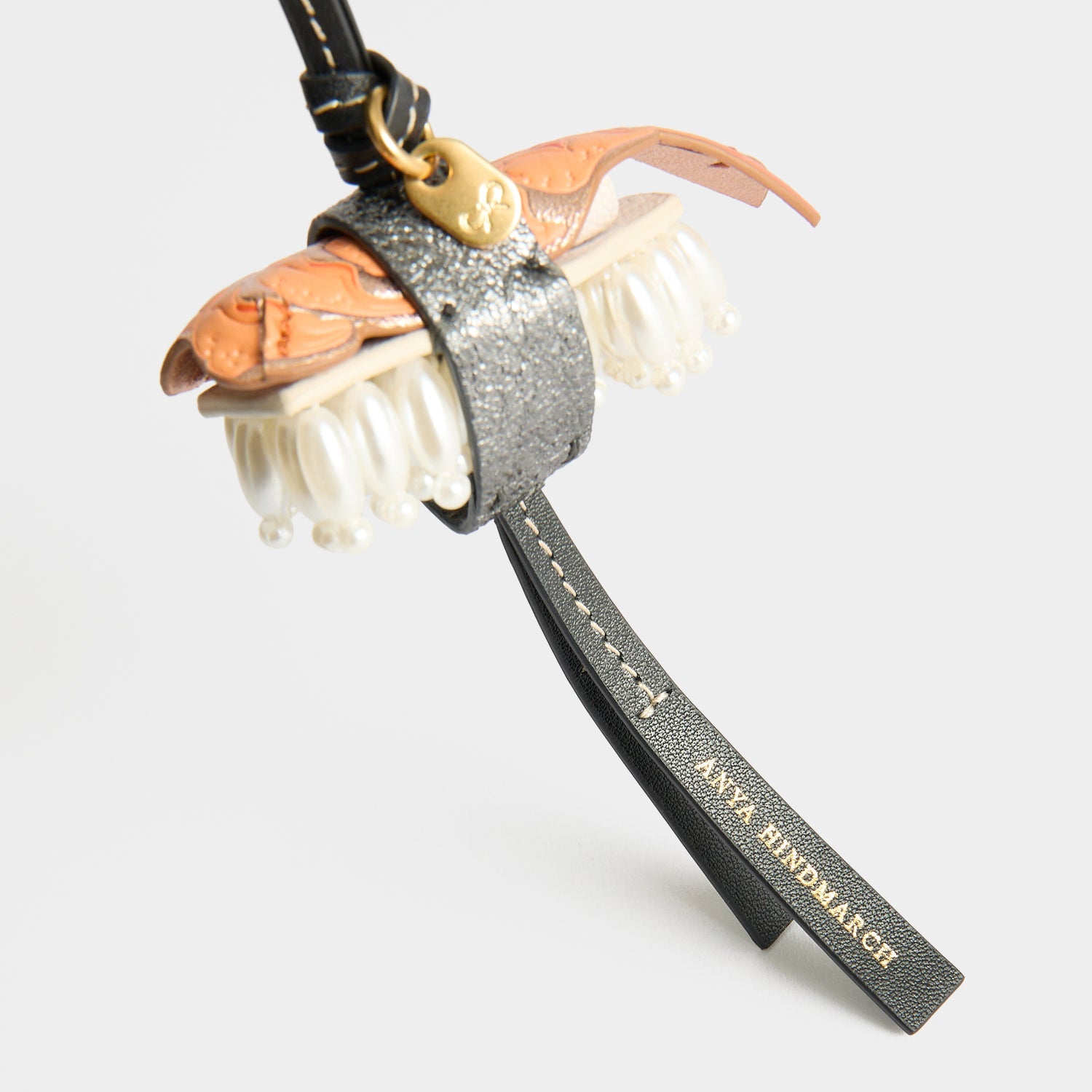 美品 Anya Hindmarch タッセルゴースト バーガンディ シアリング