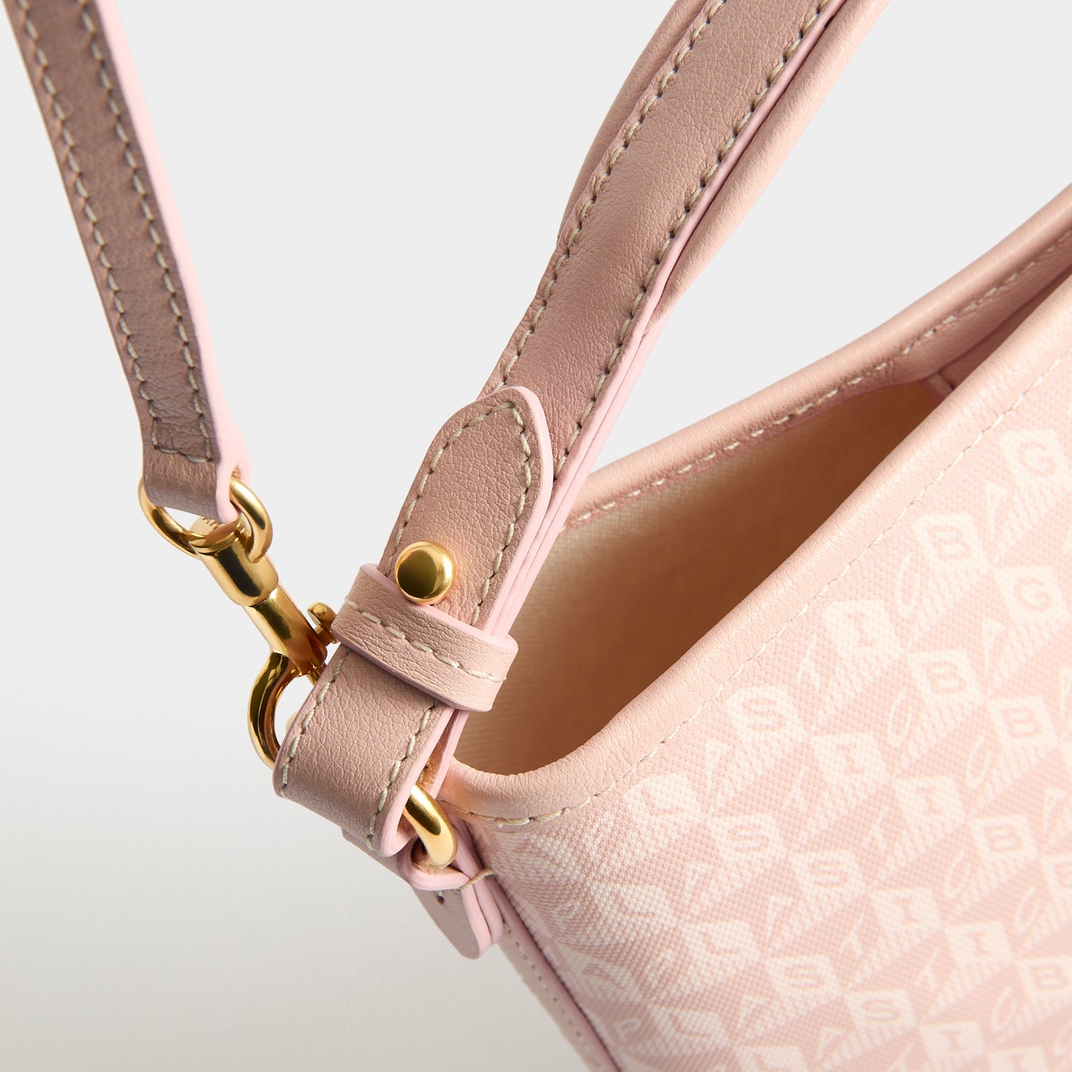 I AM A Plastic Bag」ミニ・バケット・バッグ | Anya Hindmarch JP