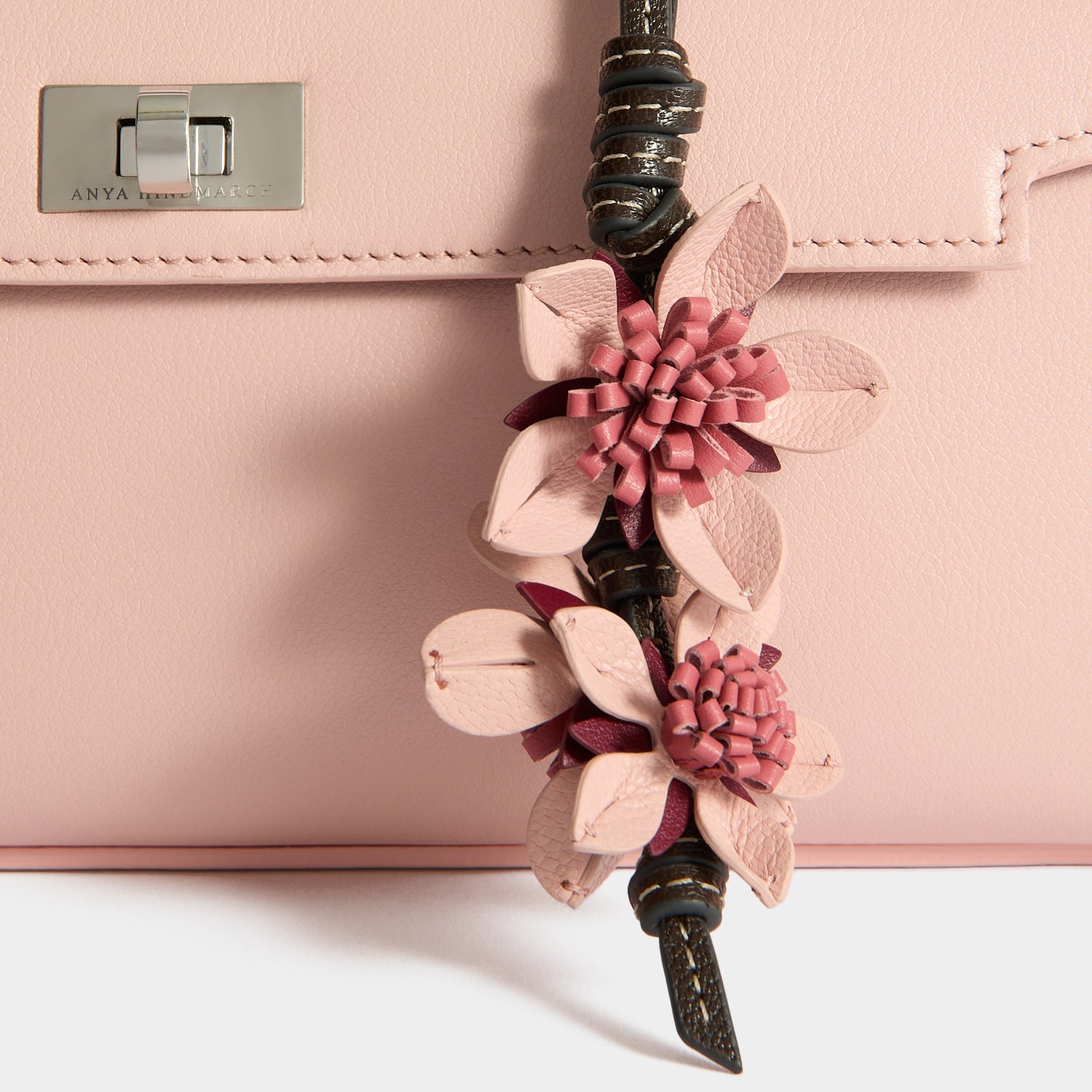 Mortimer：モティマー・Sakura・クラッチ | Anya Hindmarch JP