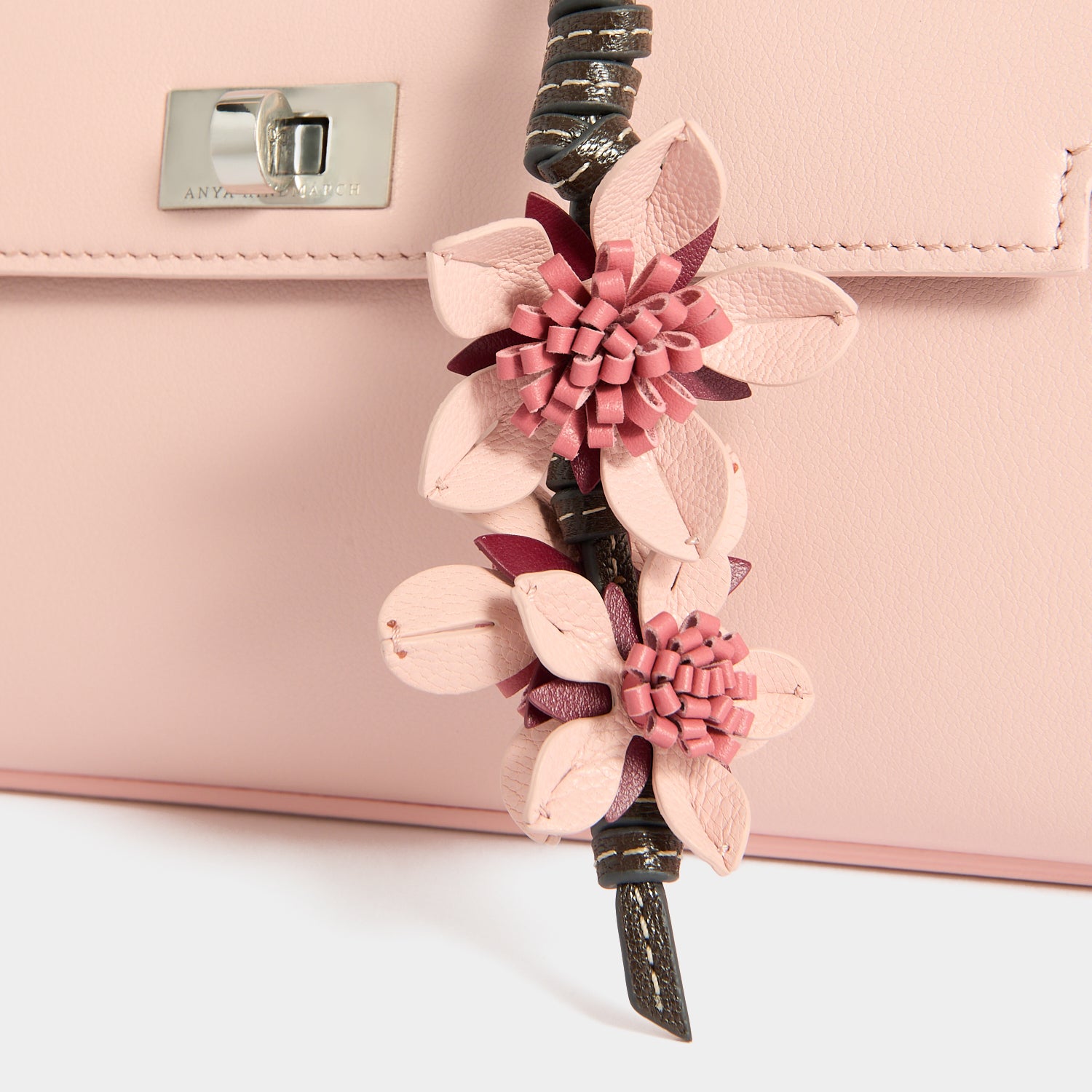 Mortimer：モティマー・Sakura・クラッチ | Anya Hindmarch JP