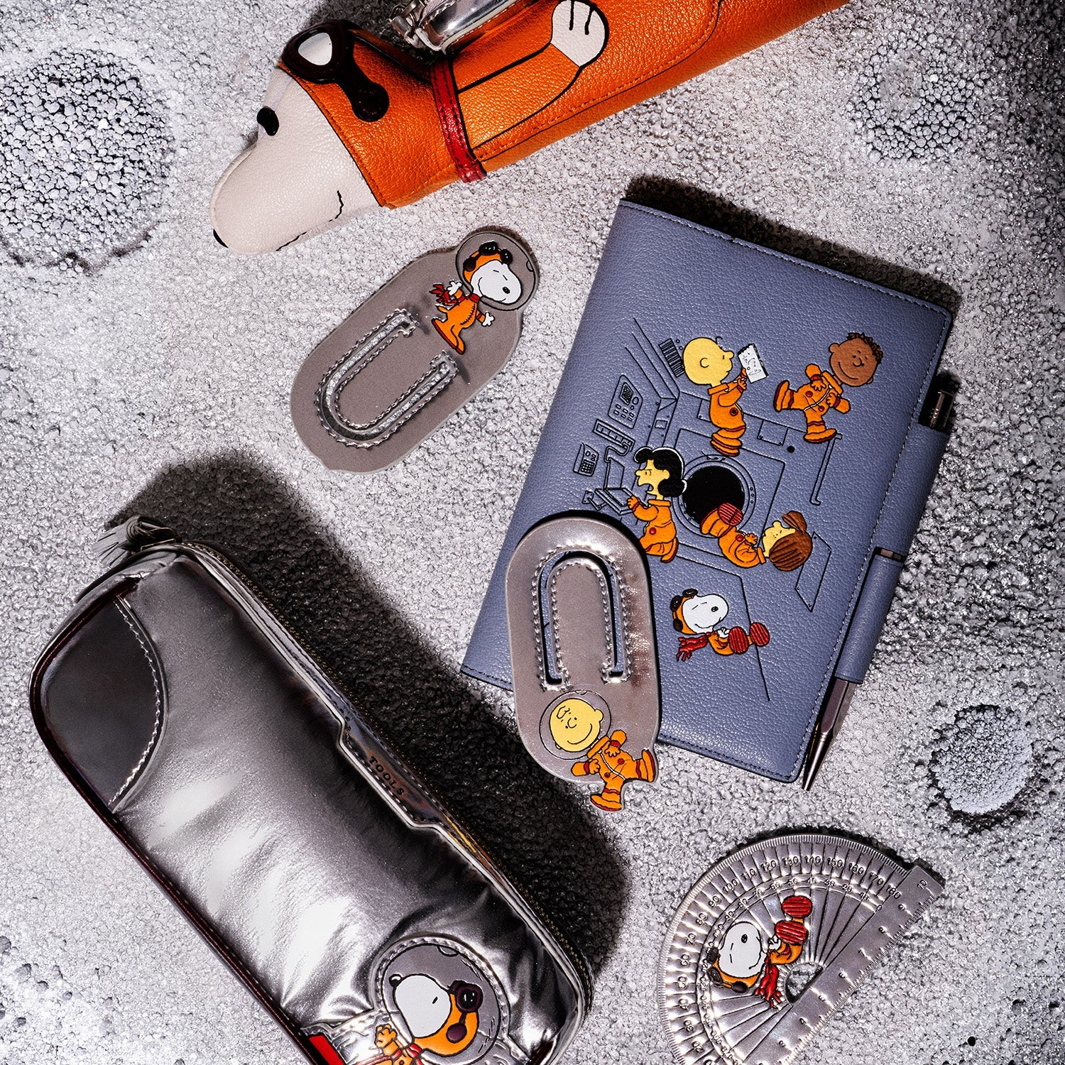 ポーチ | アニヤ・ハインドマーチ | Anya Hindmarch JP
