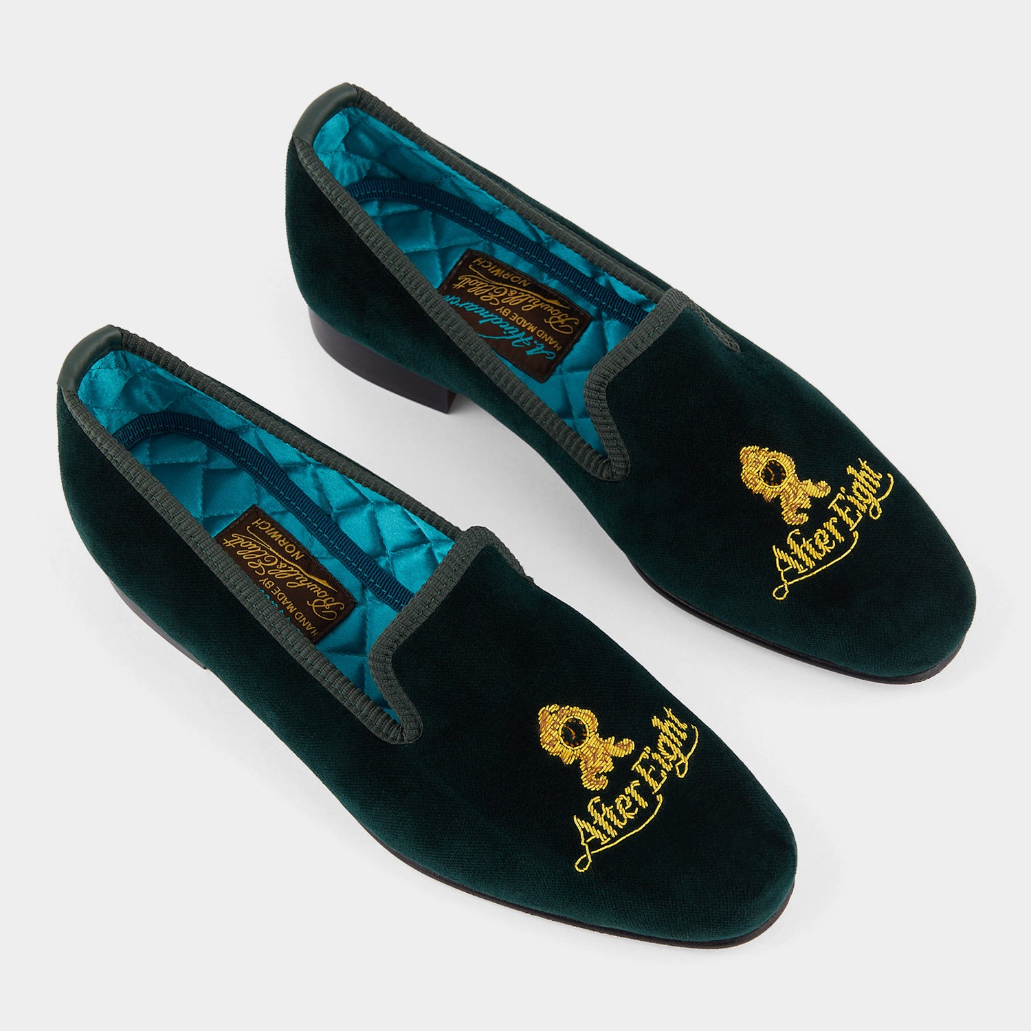 「After Eight」スリッパ -

                  
                    Velvet in Dark Holly -
                  

                  Anya Hindmarch JP
