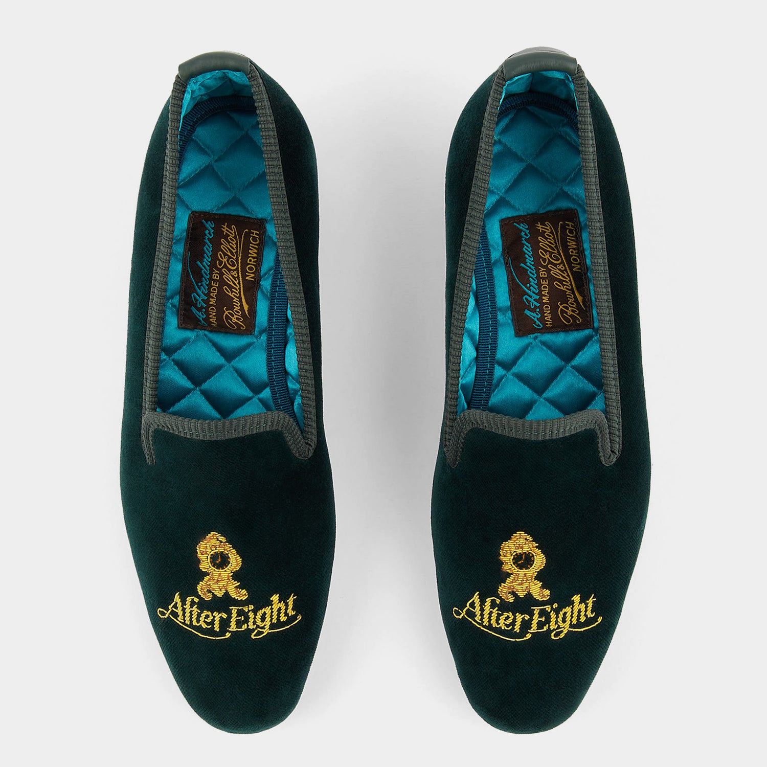 「After Eight」スリッパ -

                  
                    Velvet in Dark Holly -
                  

                  Anya Hindmarch JP
