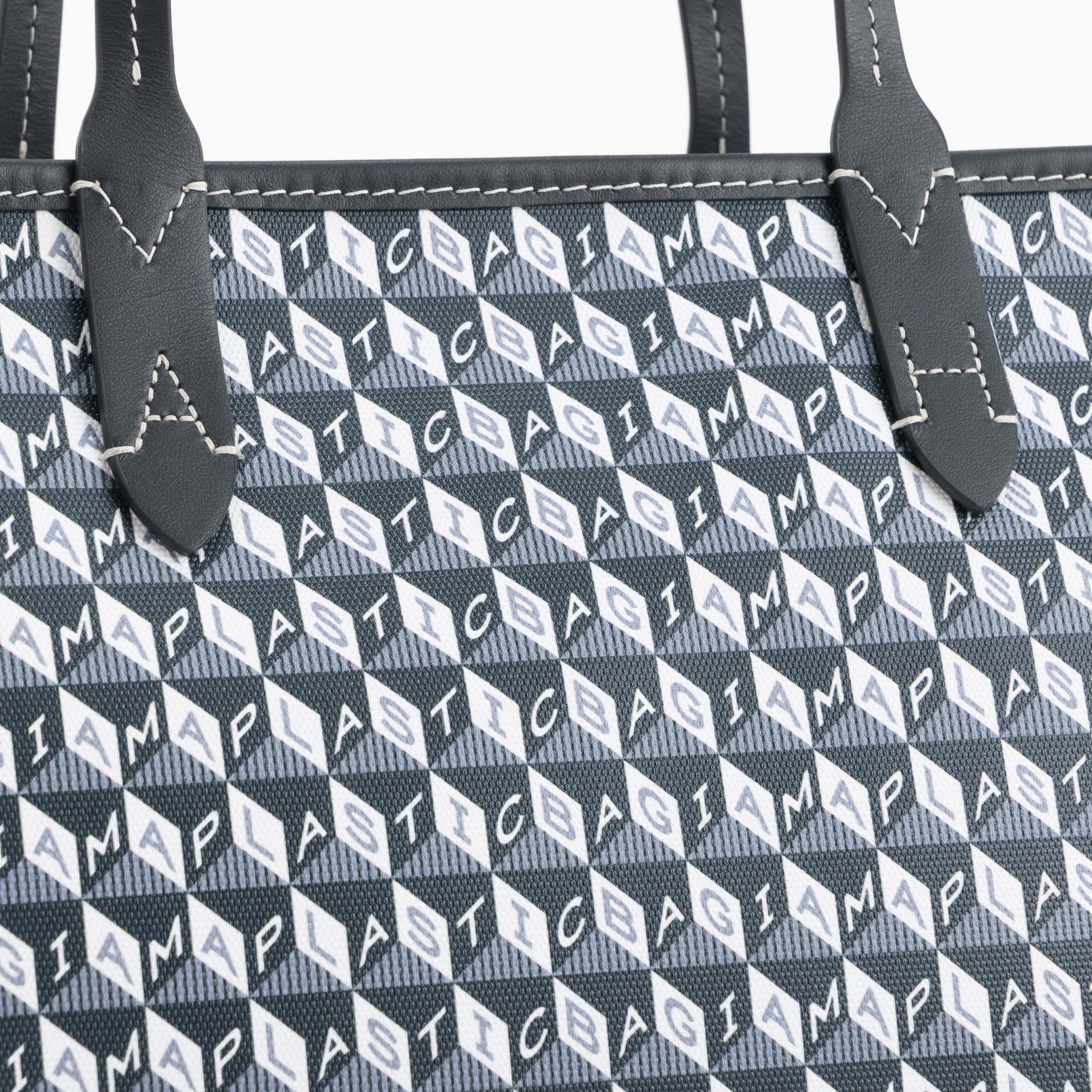 I AM A Plastic Bag」スモール・ジップ・トート | Anya Hindmarch JP