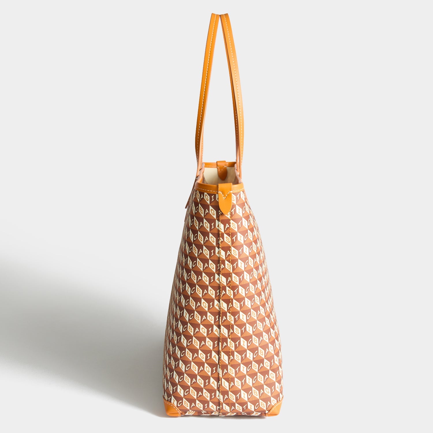 I AM A Plastic Bag」ジップ・トート | Anya Hindmarch JP