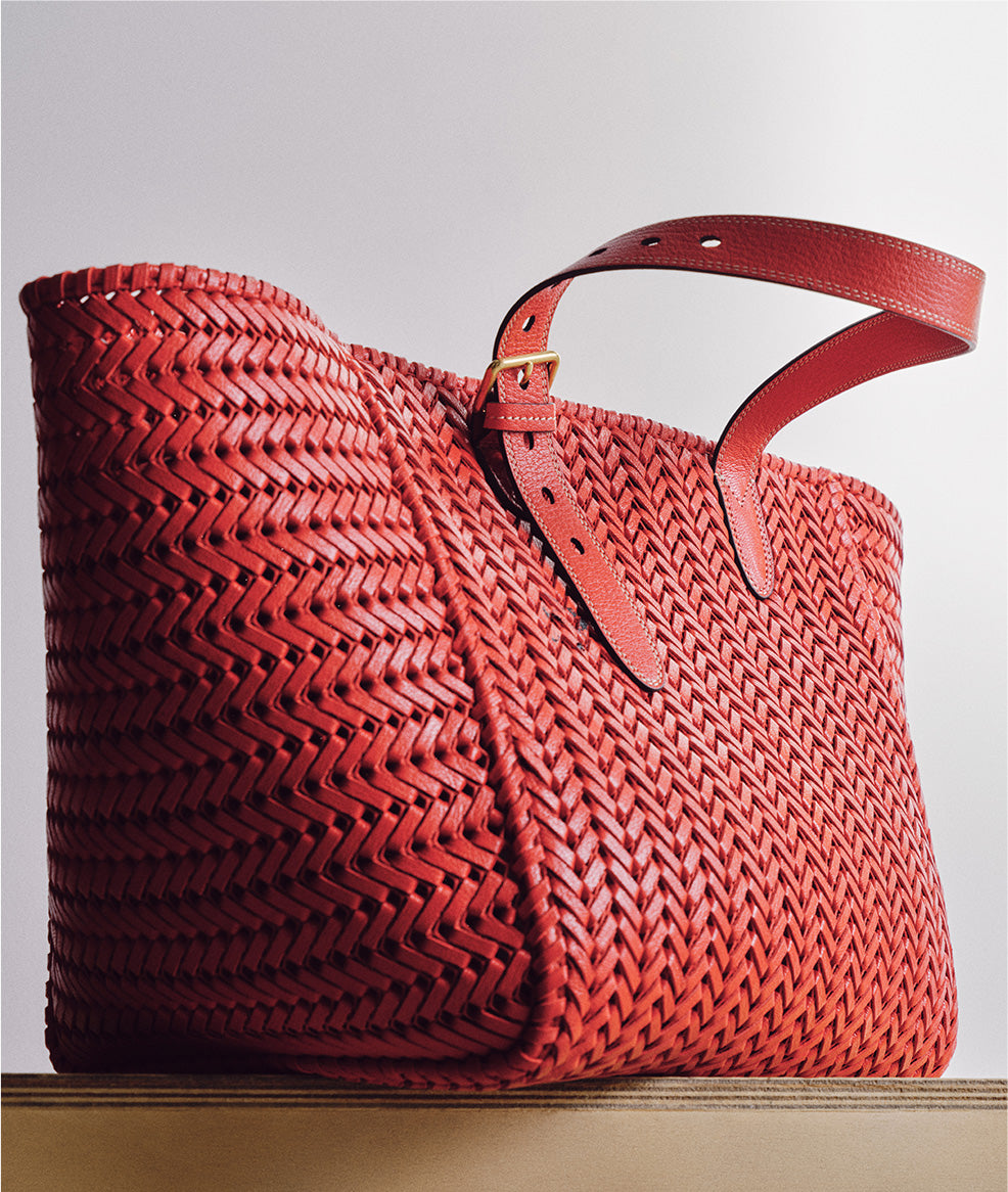 アニヤ・ハインドマーチ公式オンラインストア | Anya Hindmarch | Anya