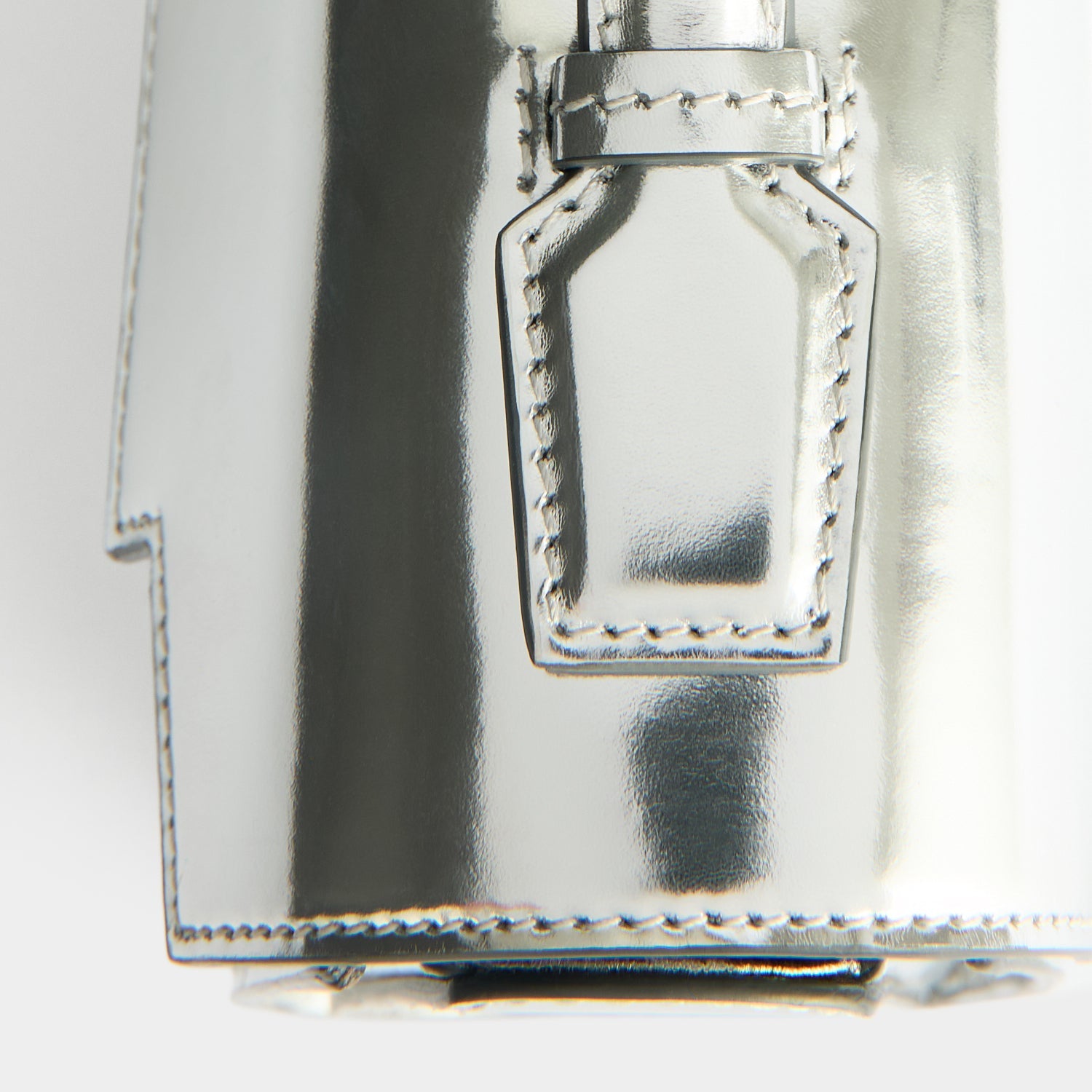 Mortimer：モティマー・クラッチ | Anya Hindmarch JP