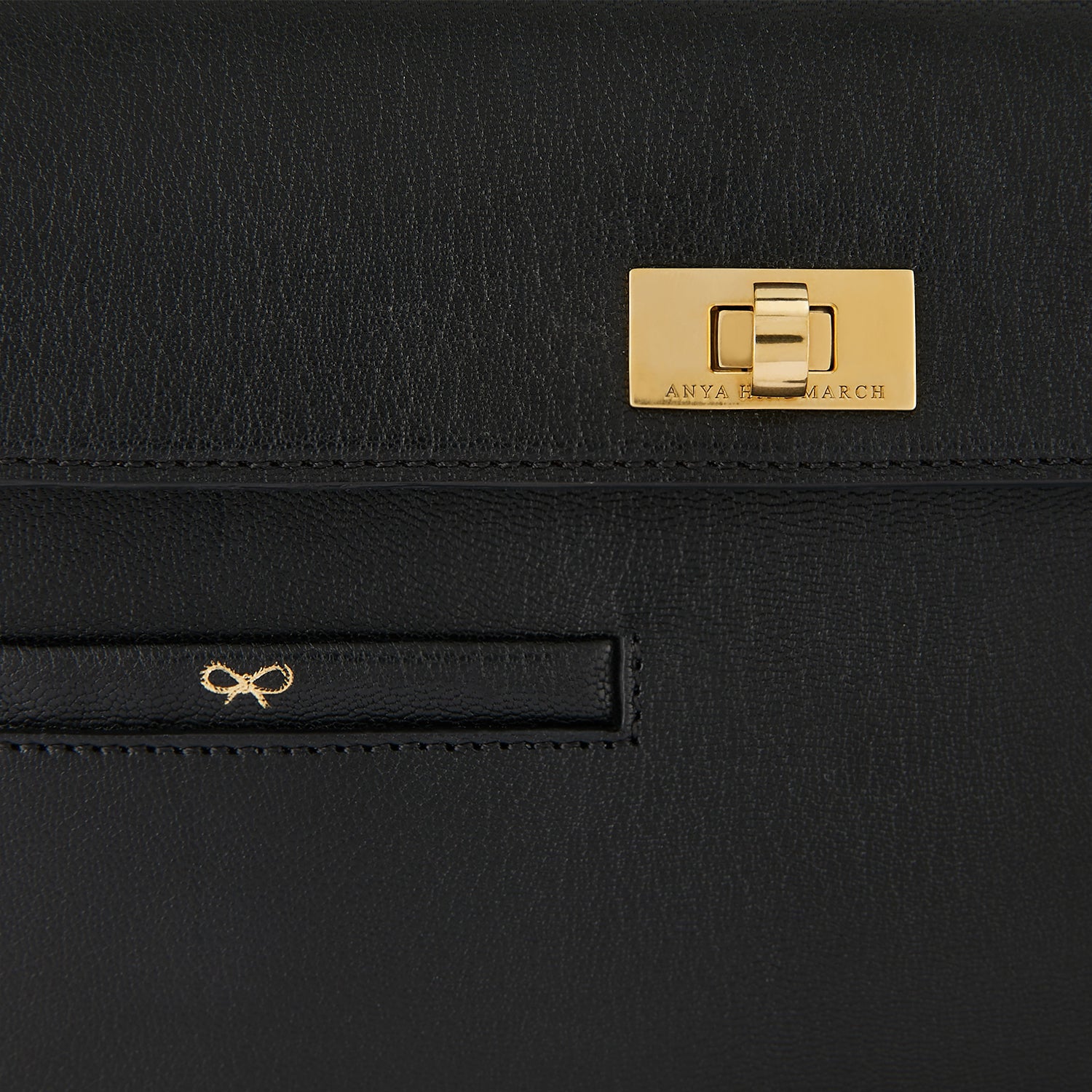 モティマー -

                  
                    Leather in Black -
                  

                  Anya Hindmarch JP
